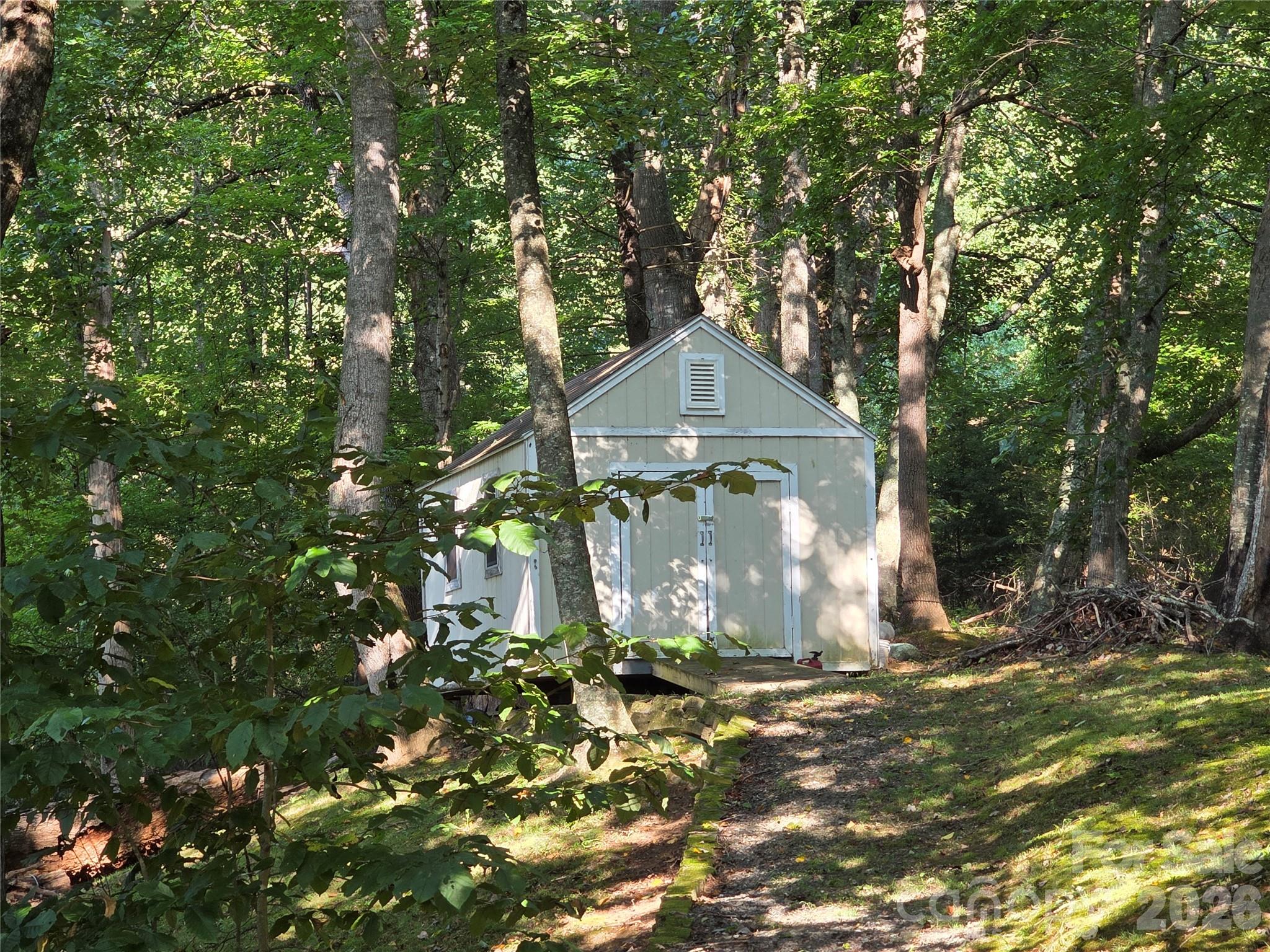 115 Knoll Ridge Lane — Waynesville