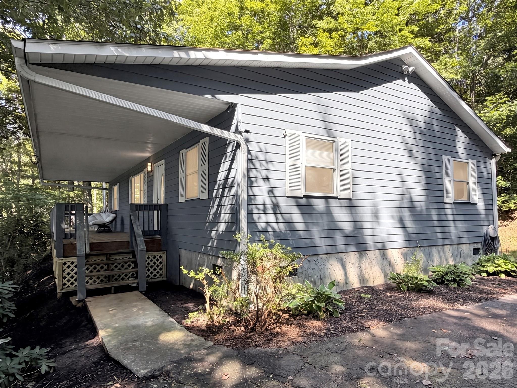 115 Knoll Ridge Lane — Waynesville