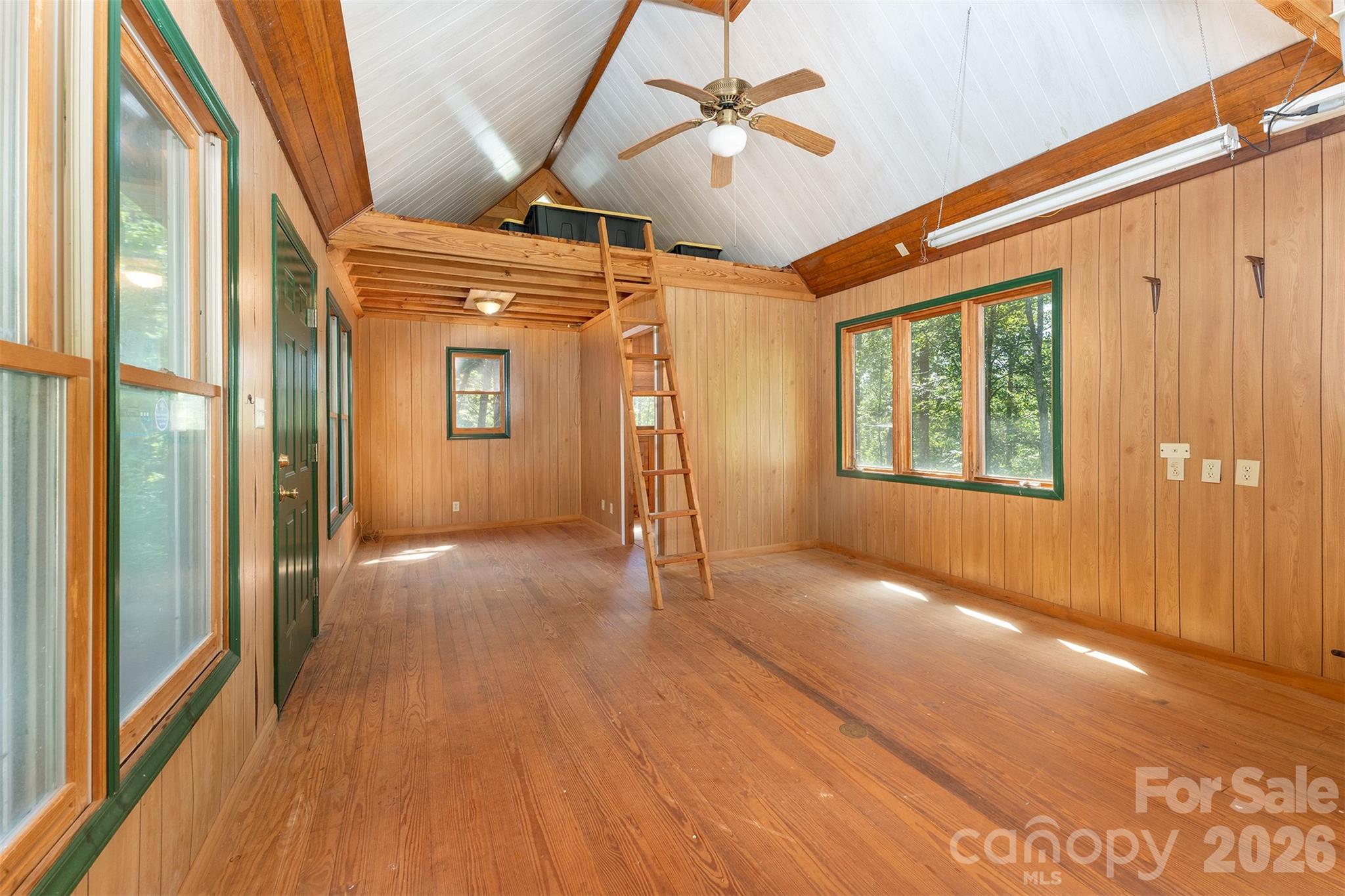 157 Spring Valley Drive — Union Mills