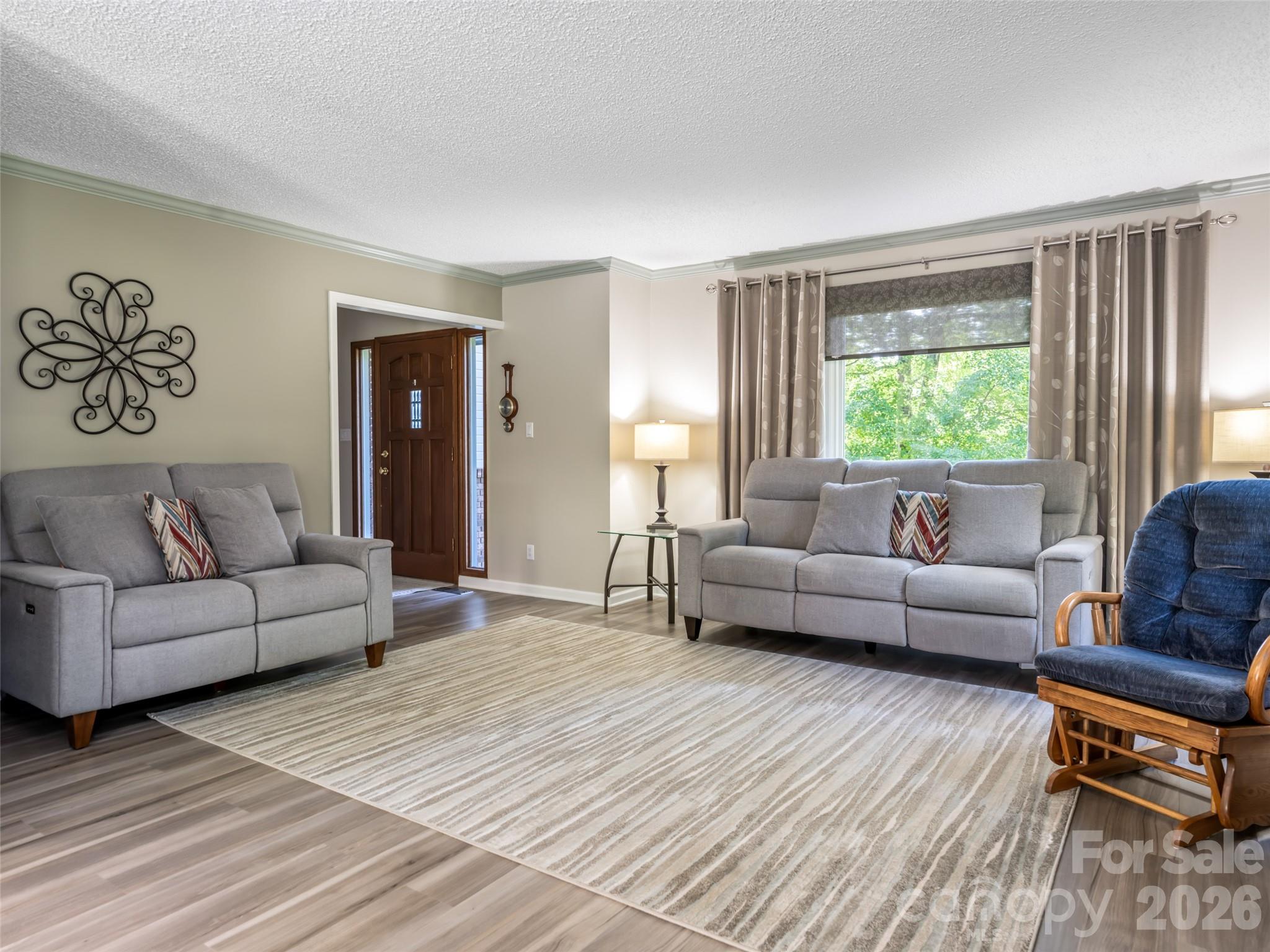 1 Morris Drive — Weaverville