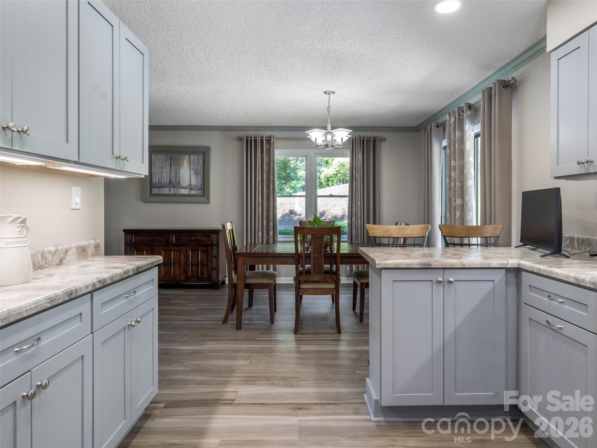 1 Morris Drive — Weaverville