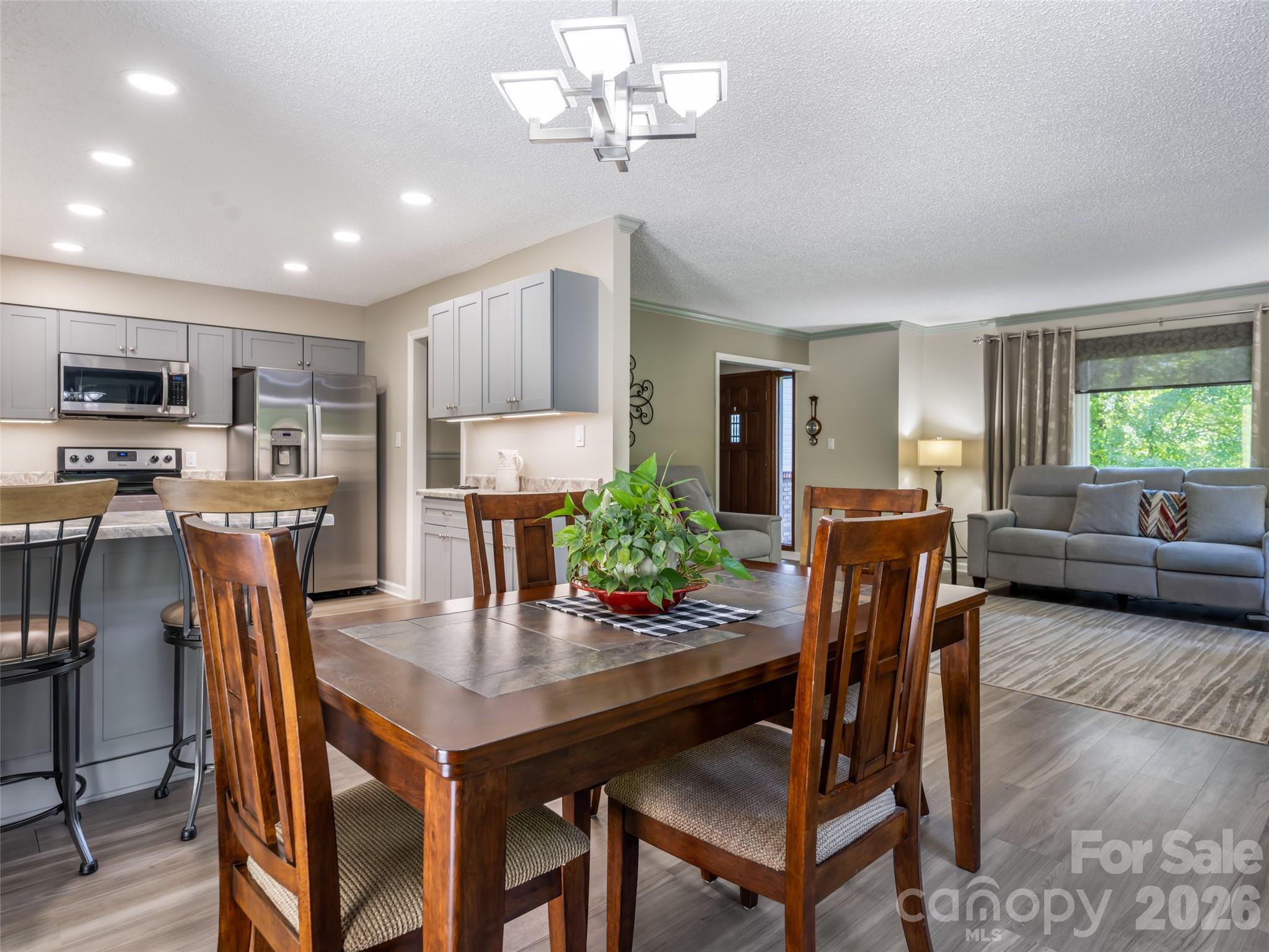 1 Morris Drive — Weaverville