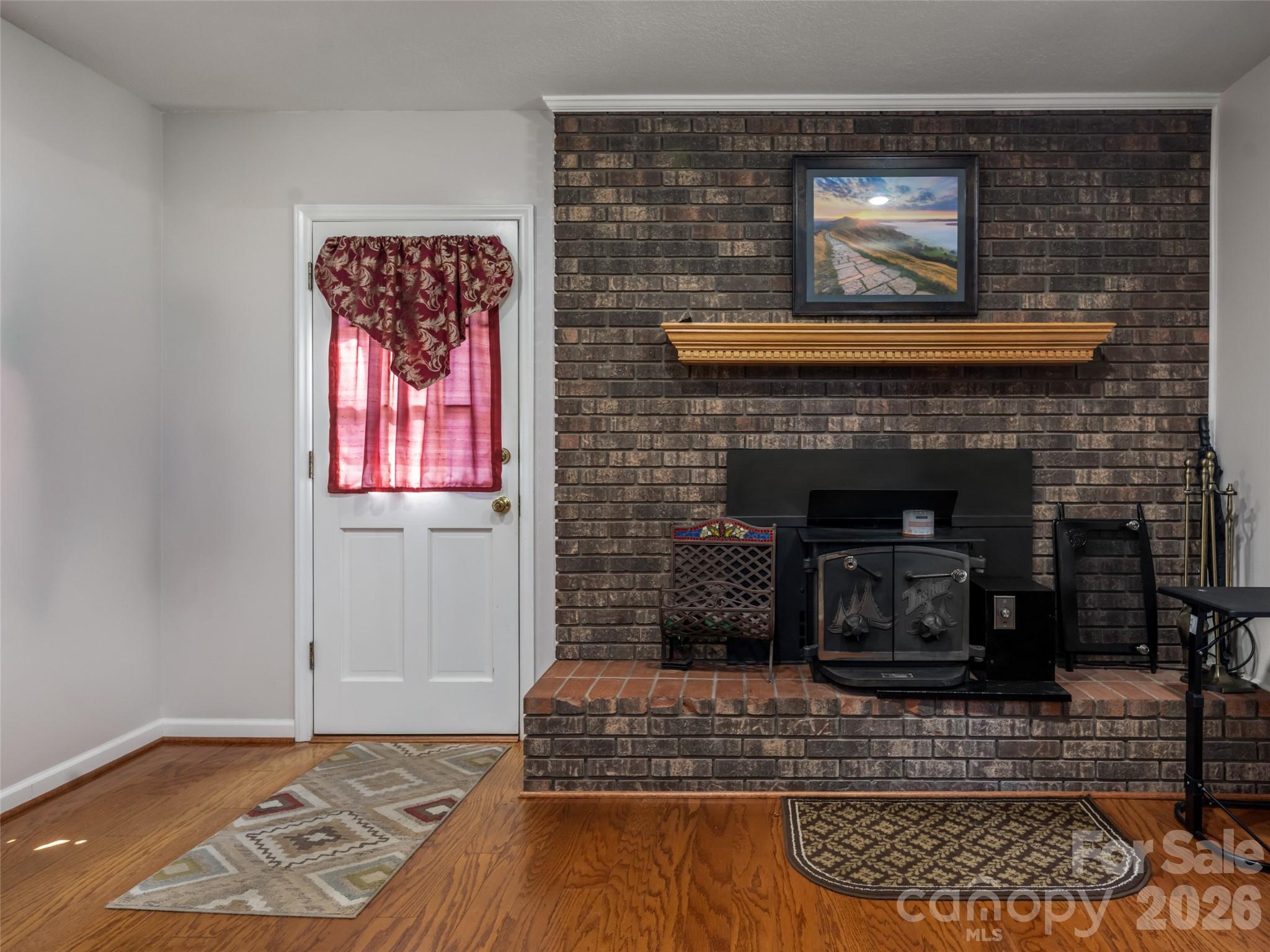 1 Morris Drive — Weaverville