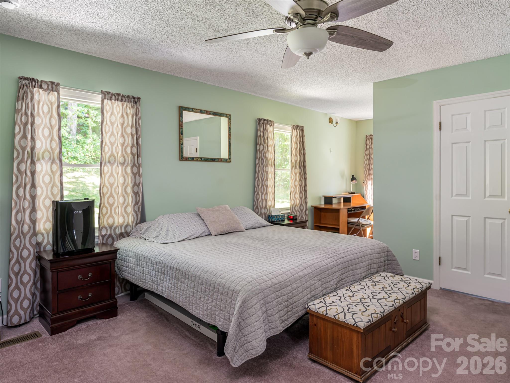 1 Morris Drive — Weaverville