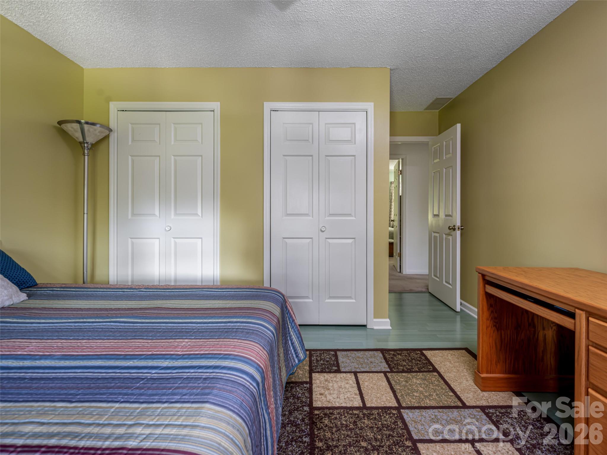 1 Morris Drive — Weaverville