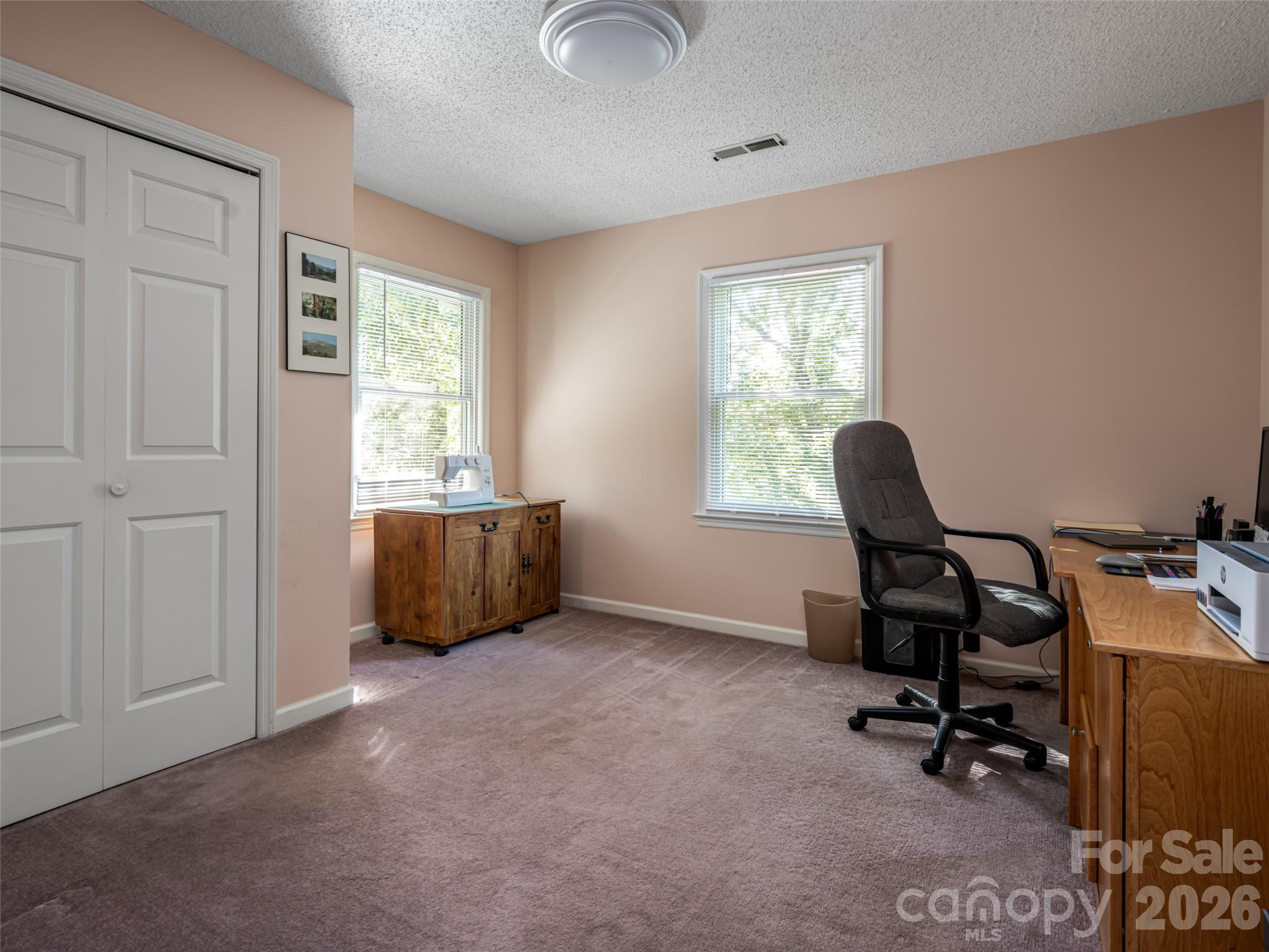 1 Morris Drive — Weaverville