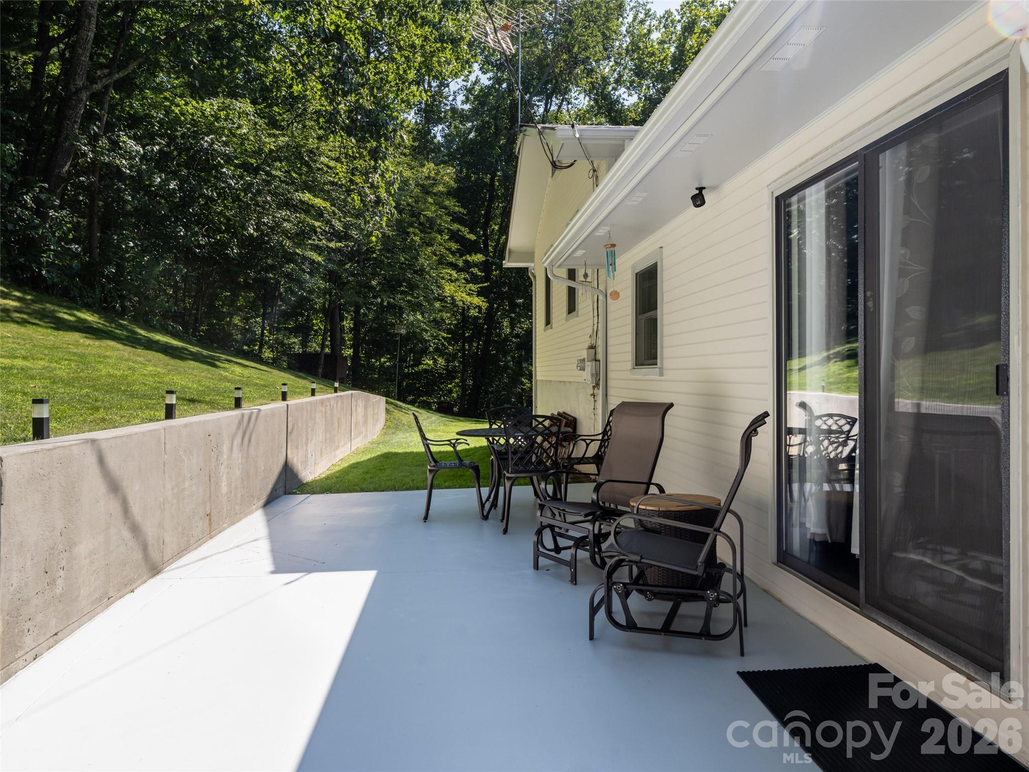 1 Morris Drive — Weaverville