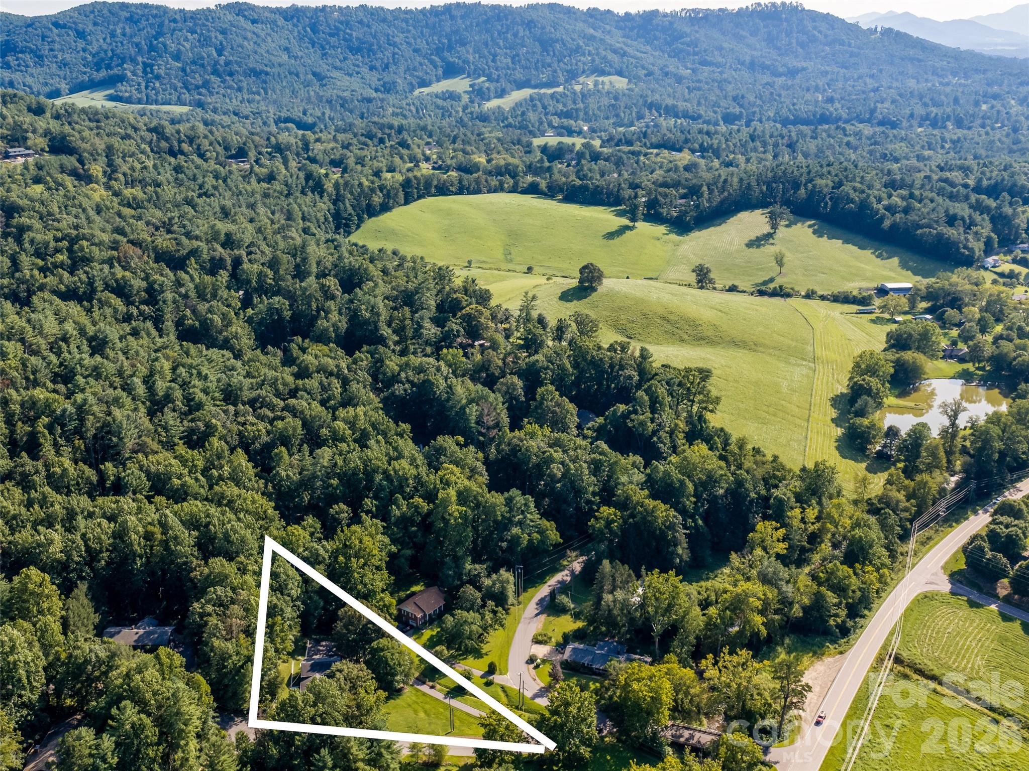1 Morris Drive — Weaverville