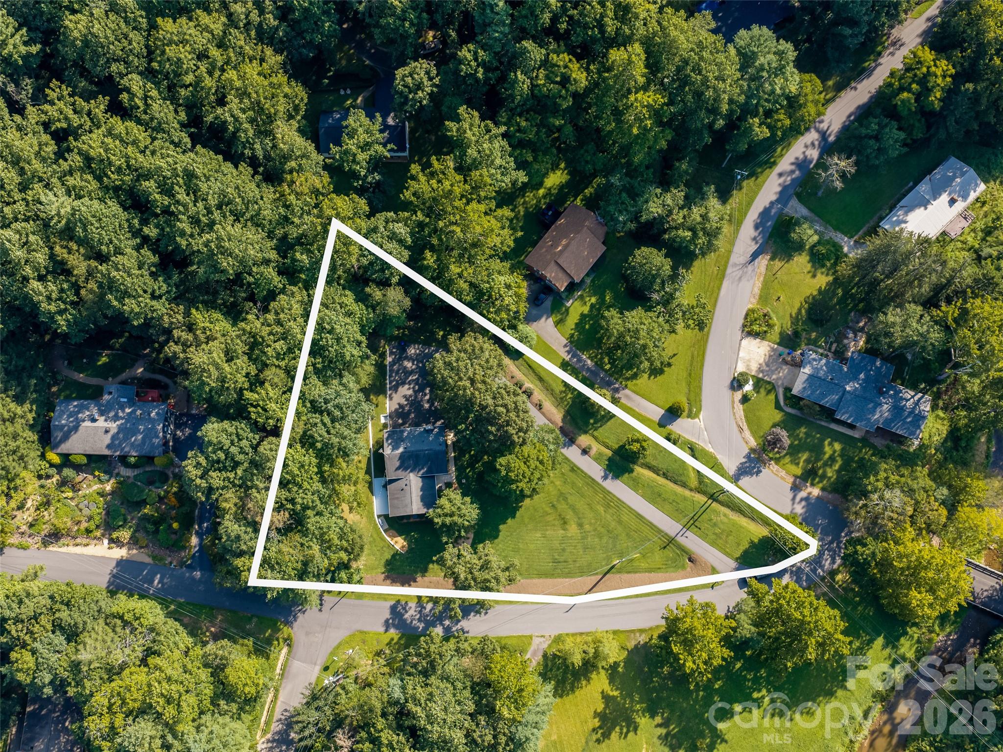 1 Morris Drive — Weaverville