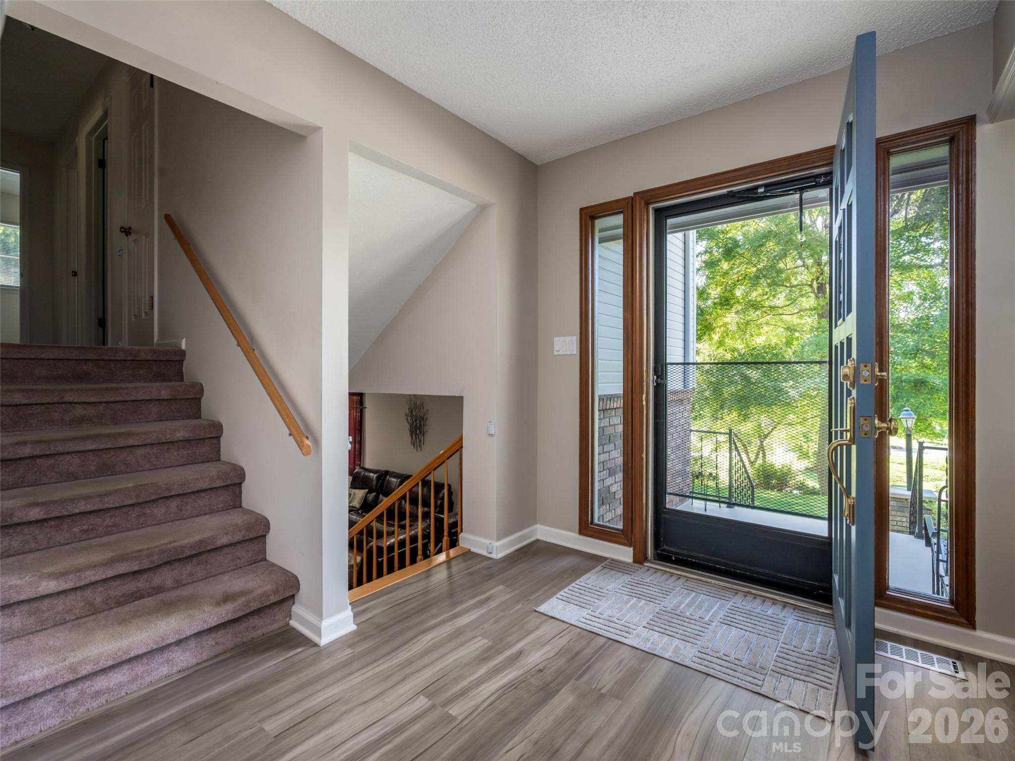 1 Morris Drive — Weaverville