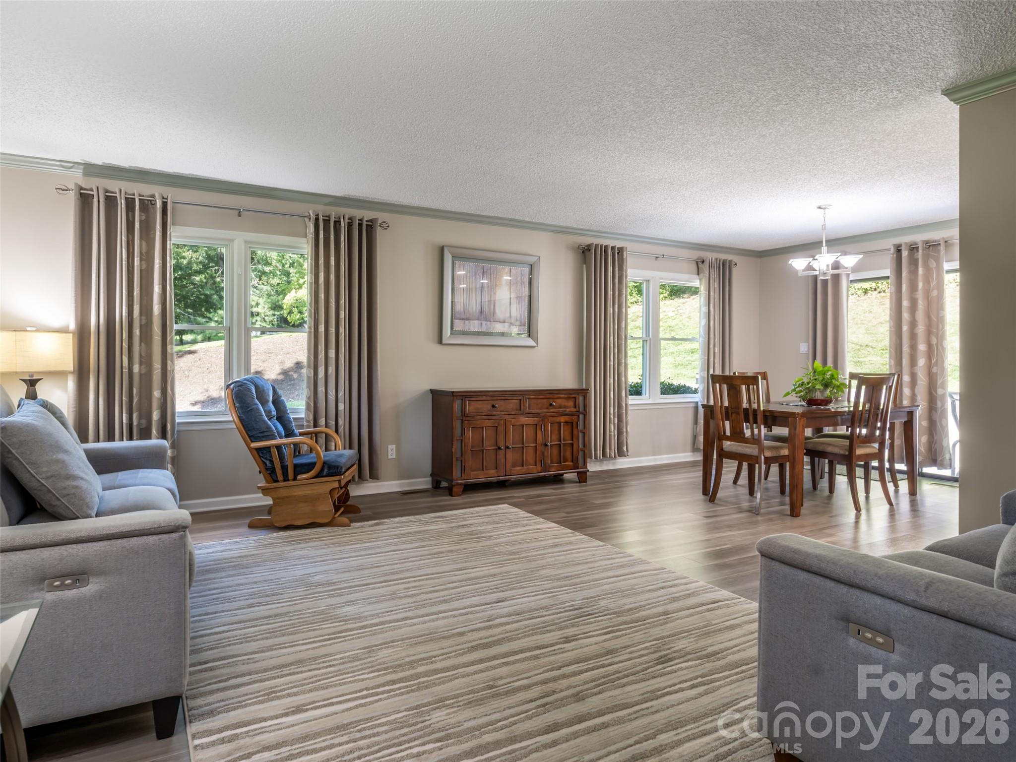 1 Morris Drive — Weaverville