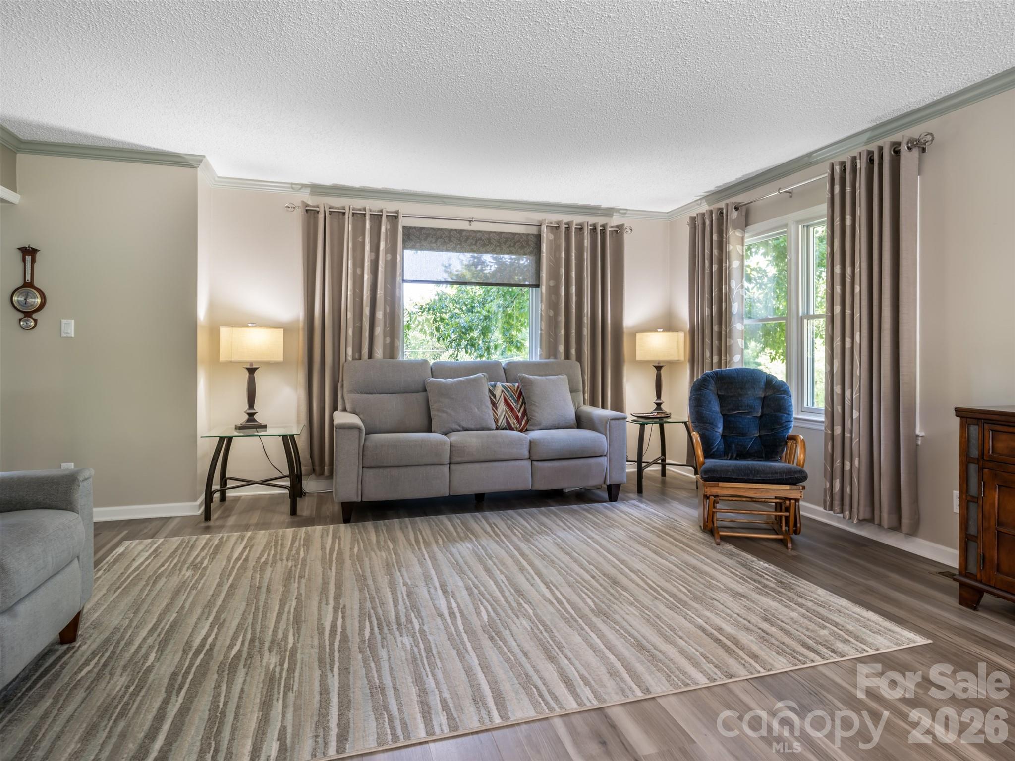 1 Morris Drive — Weaverville