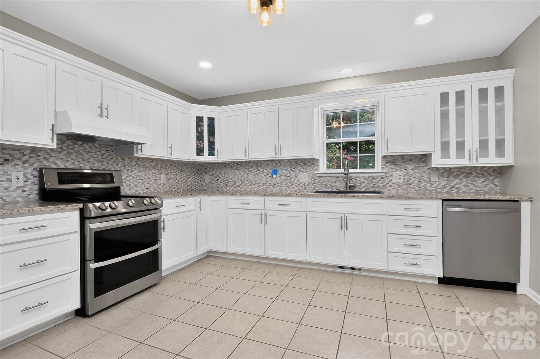 176 Toucan Road — Mooresville