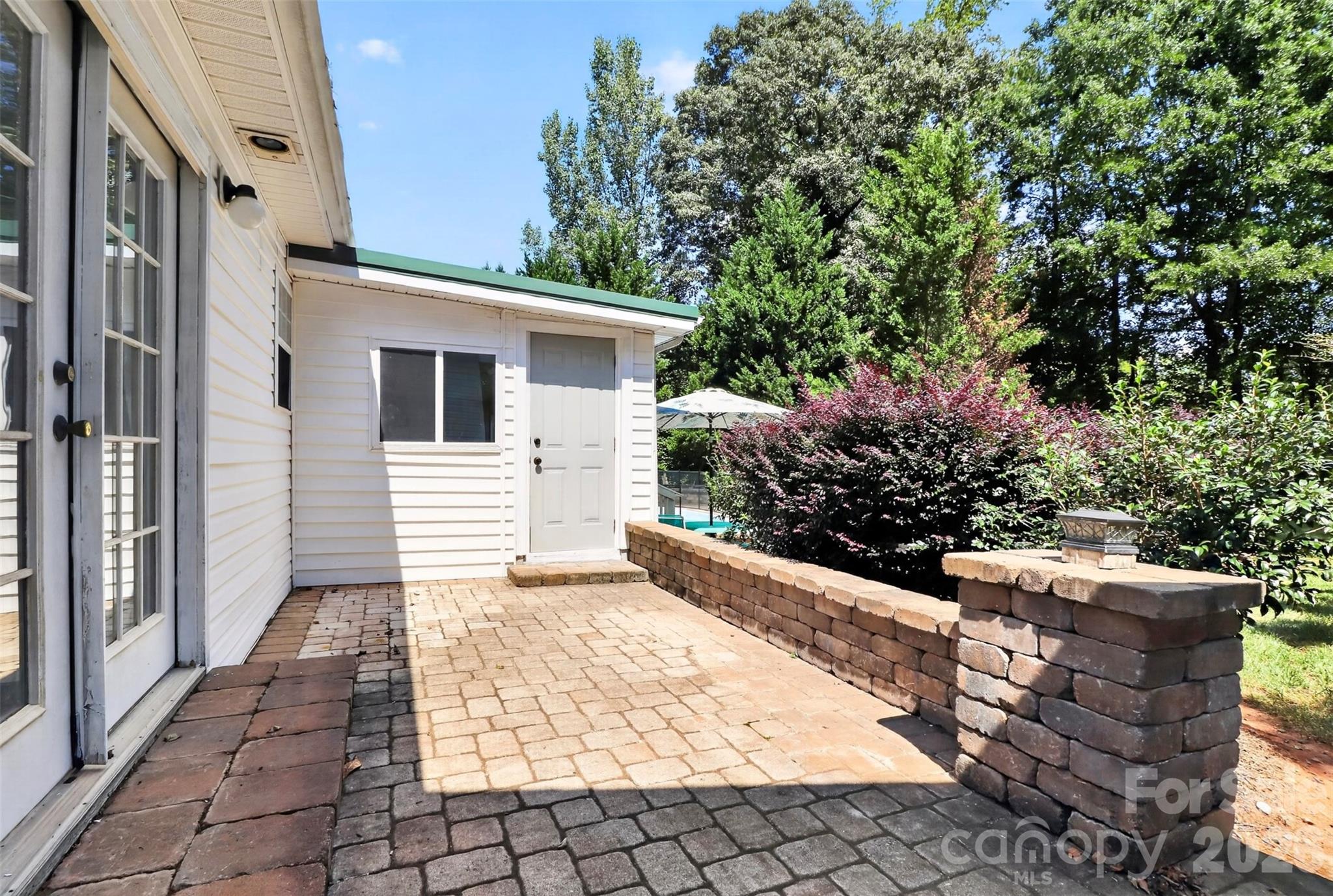 176 Toucan Road — Mooresville