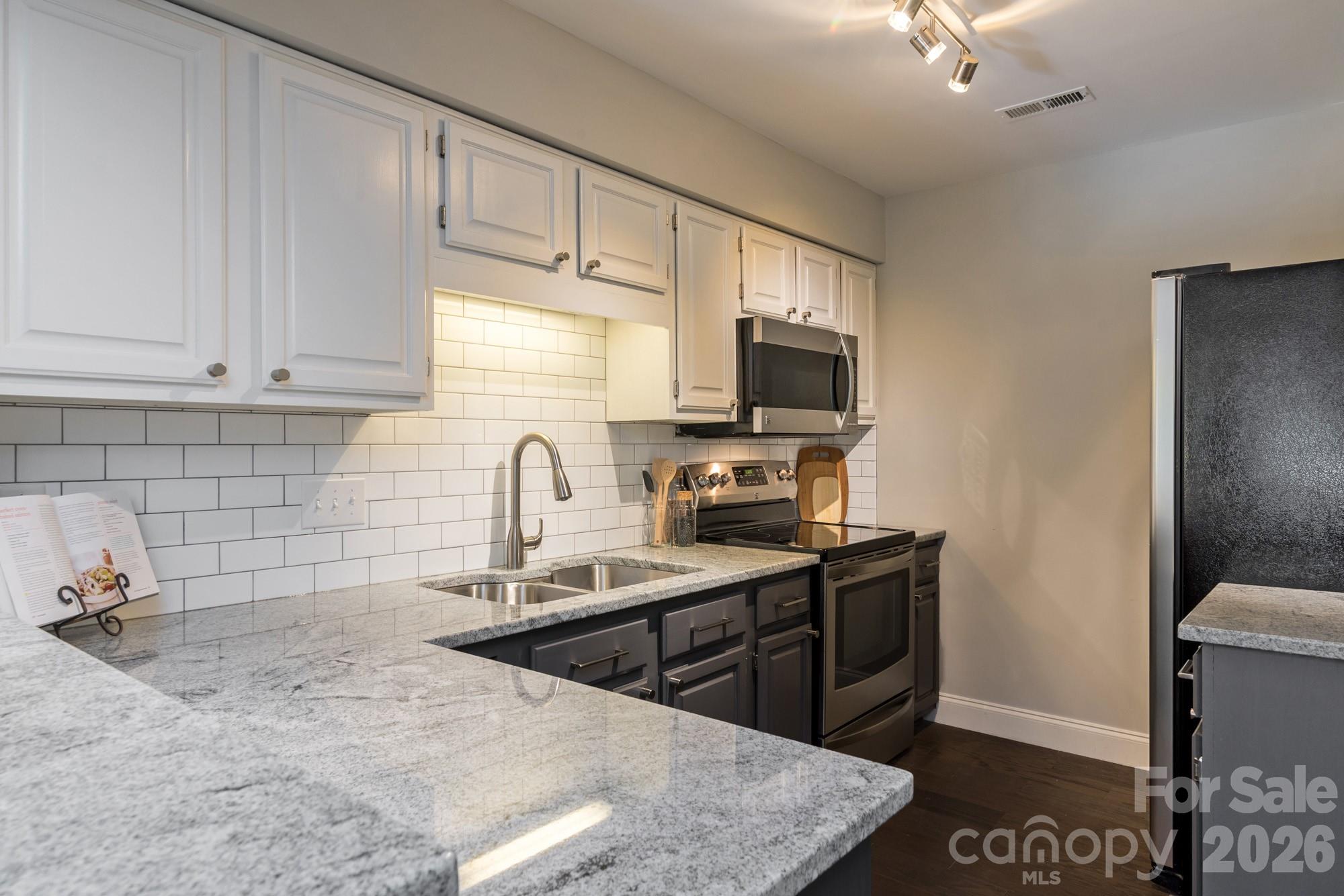 5001 Sharon Road #C — Charlotte