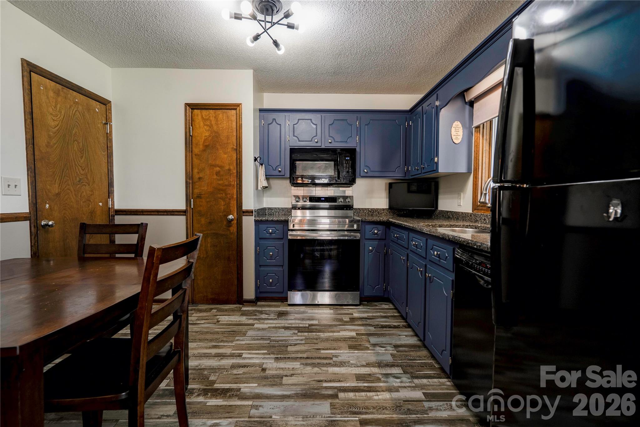 152 North Shore Drive — Cherryville
