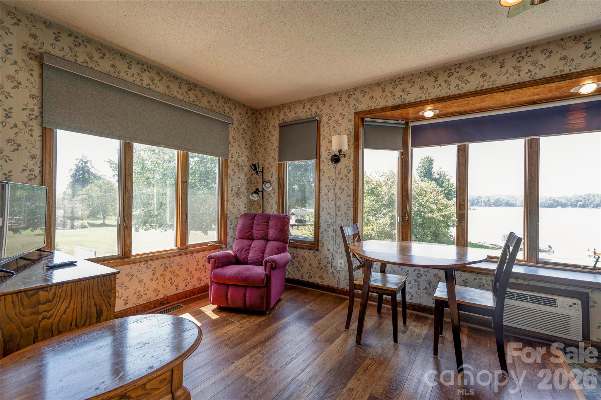 152 North Shore Drive — Cherryville