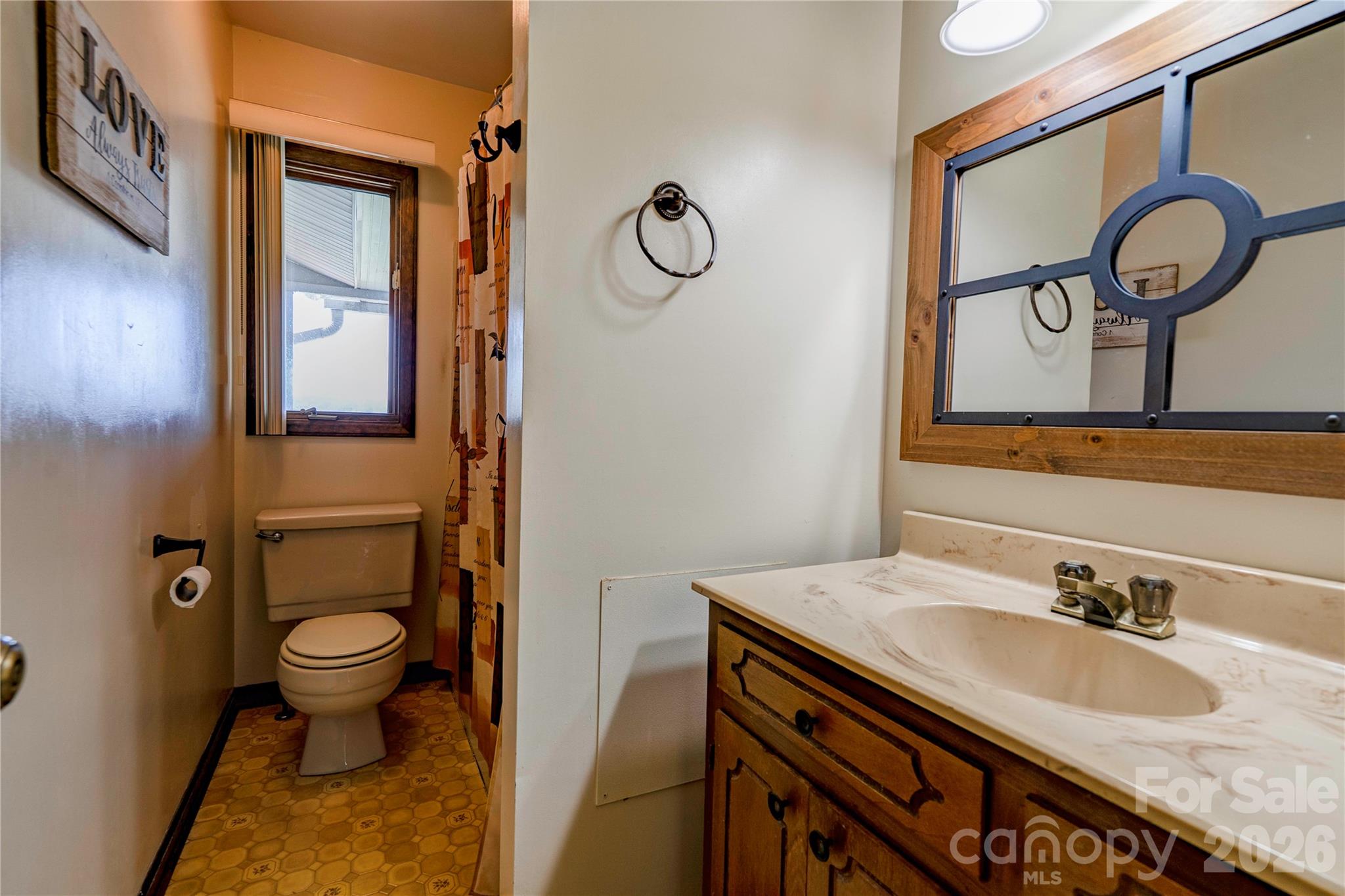 152 North Shore Drive — Cherryville