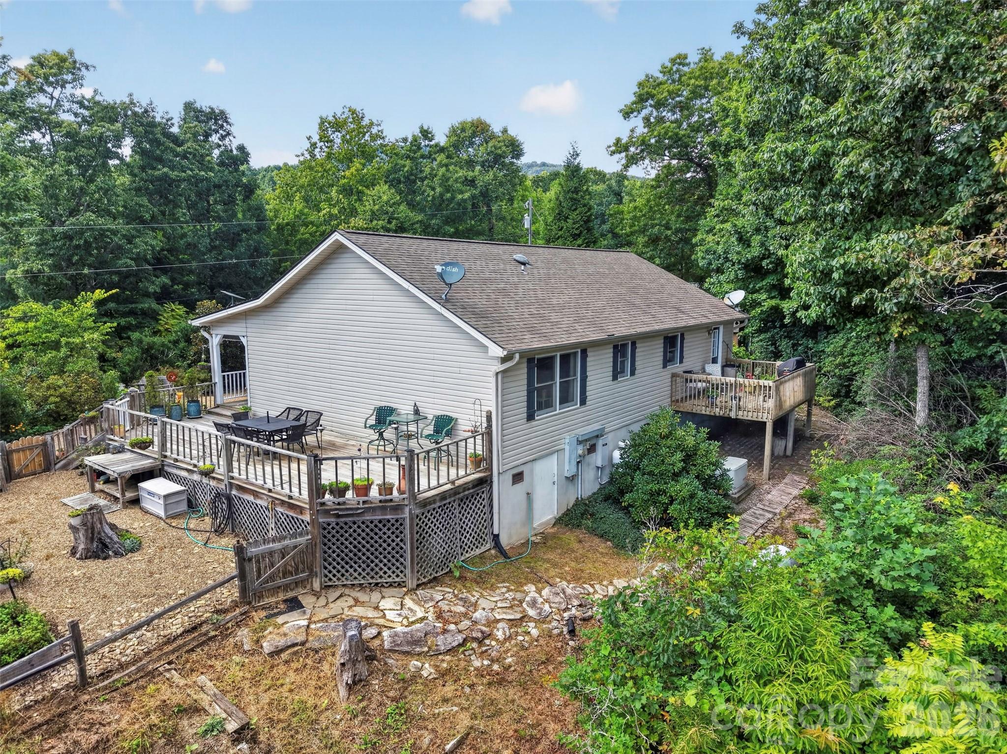 50 Autumn View Drive — Hendersonville