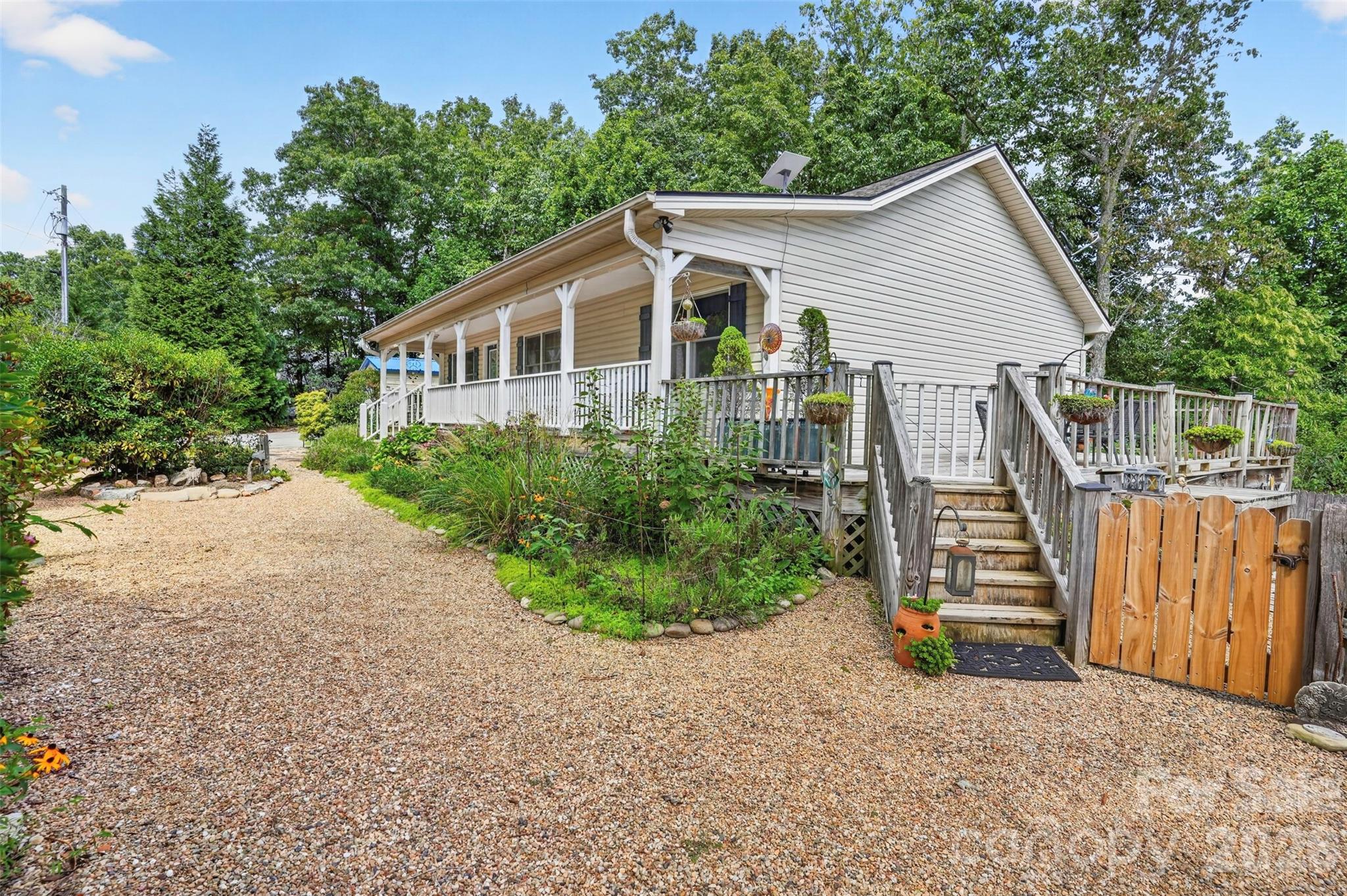 50 Autumn View Drive — Hendersonville