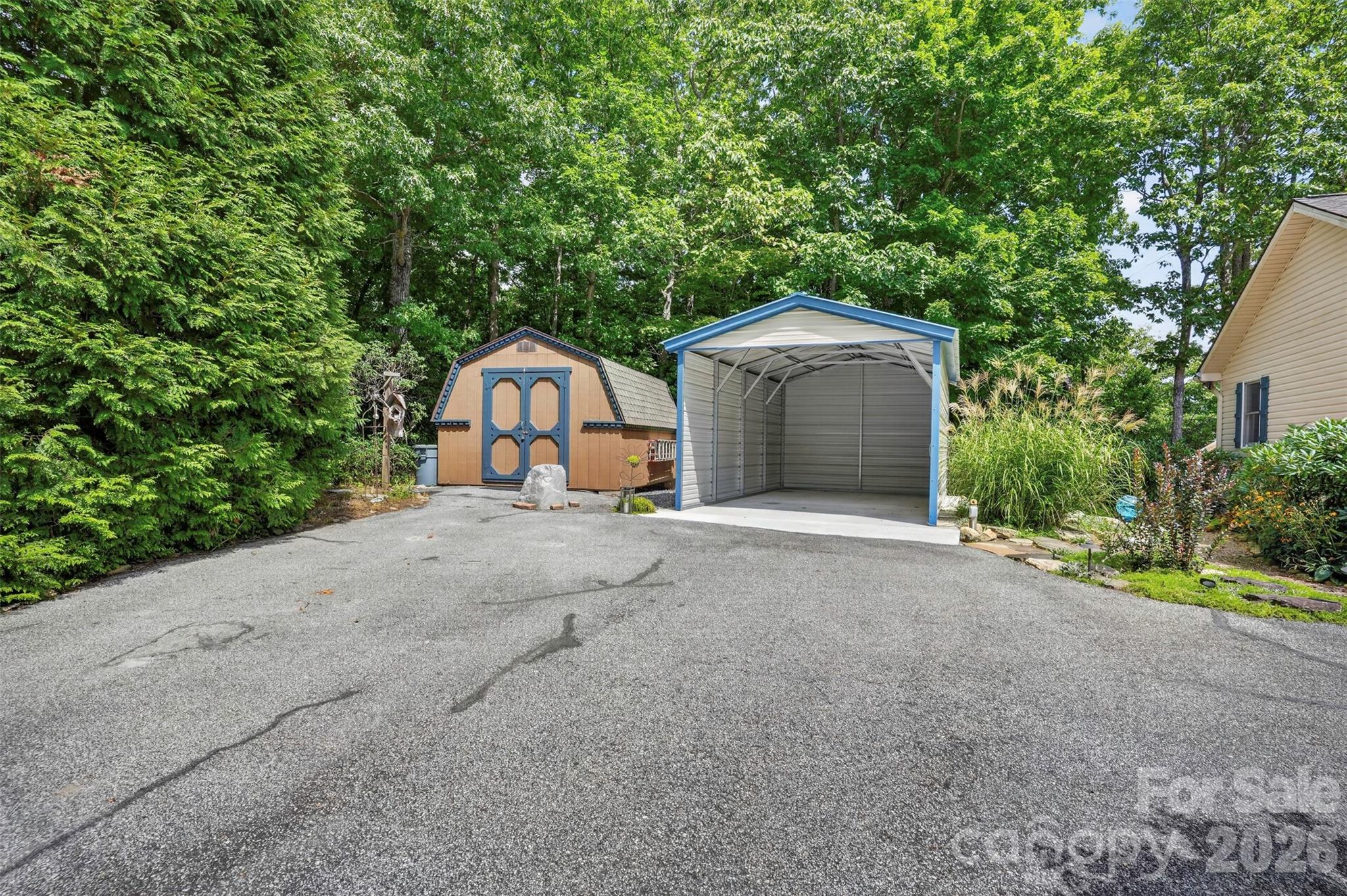 50 Autumn View Drive — Hendersonville