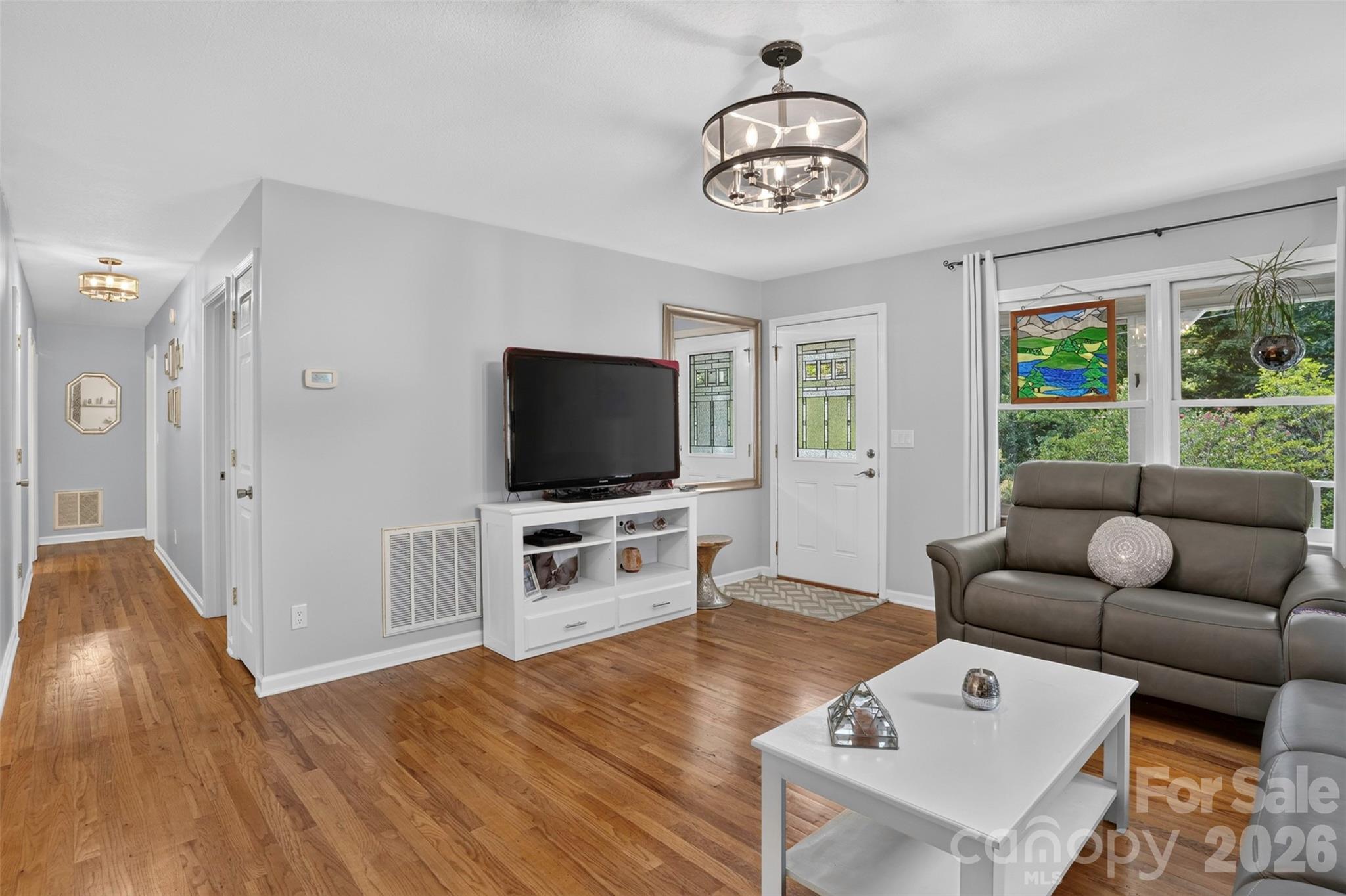 50 Autumn View Drive — Hendersonville