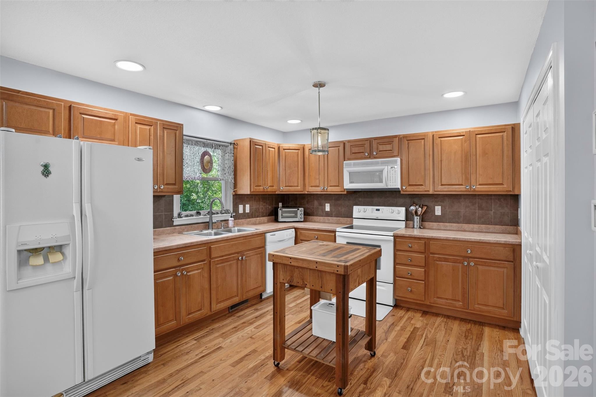 50 Autumn View Drive — Hendersonville