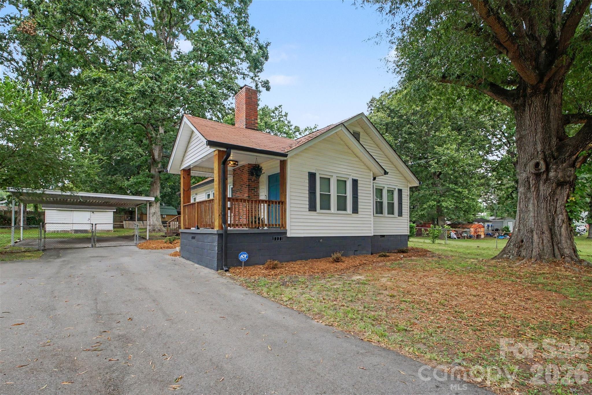 1521 Blackwood Street — Gastonia