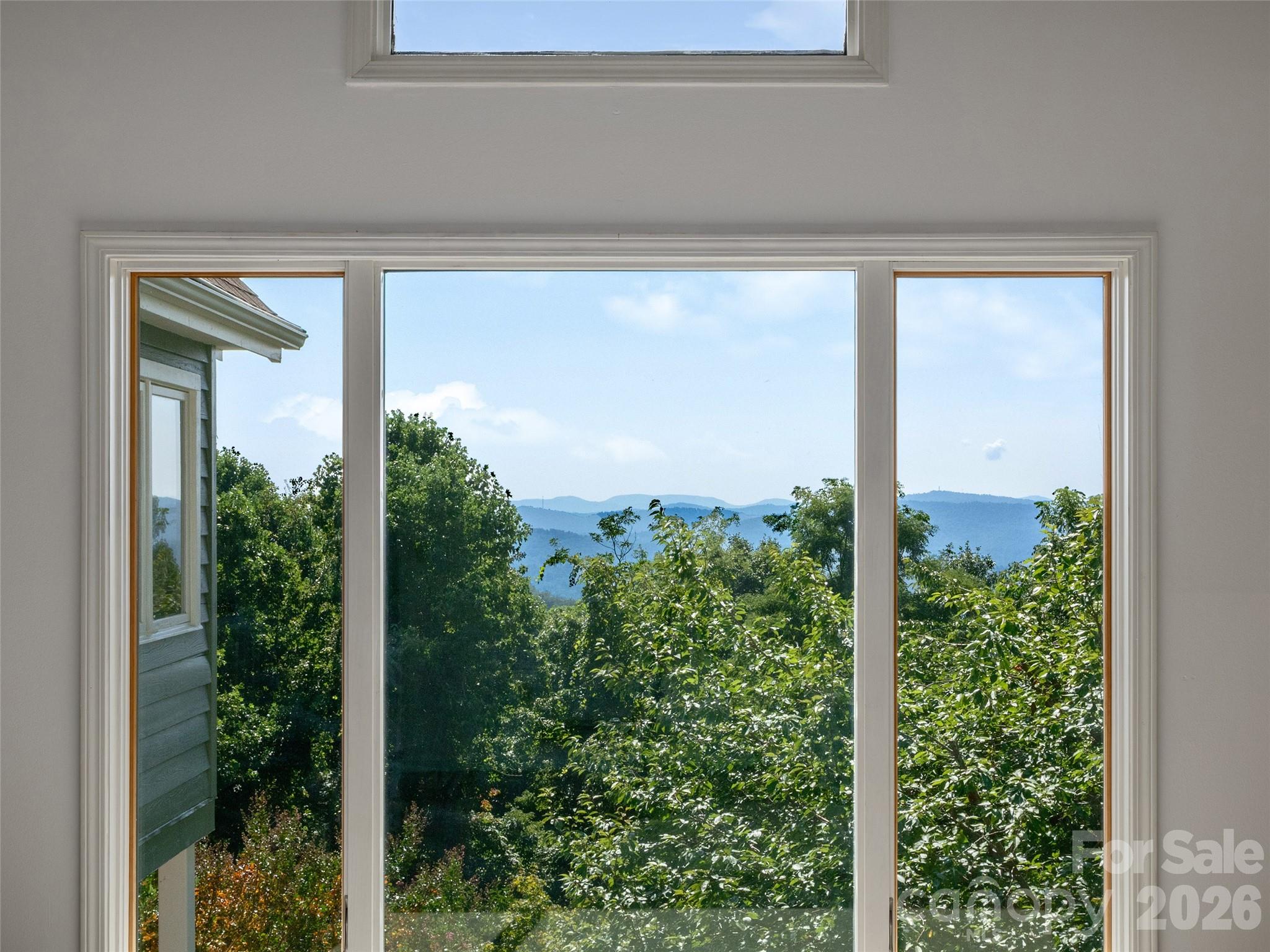 288 Roberts Drive — Laurel Park