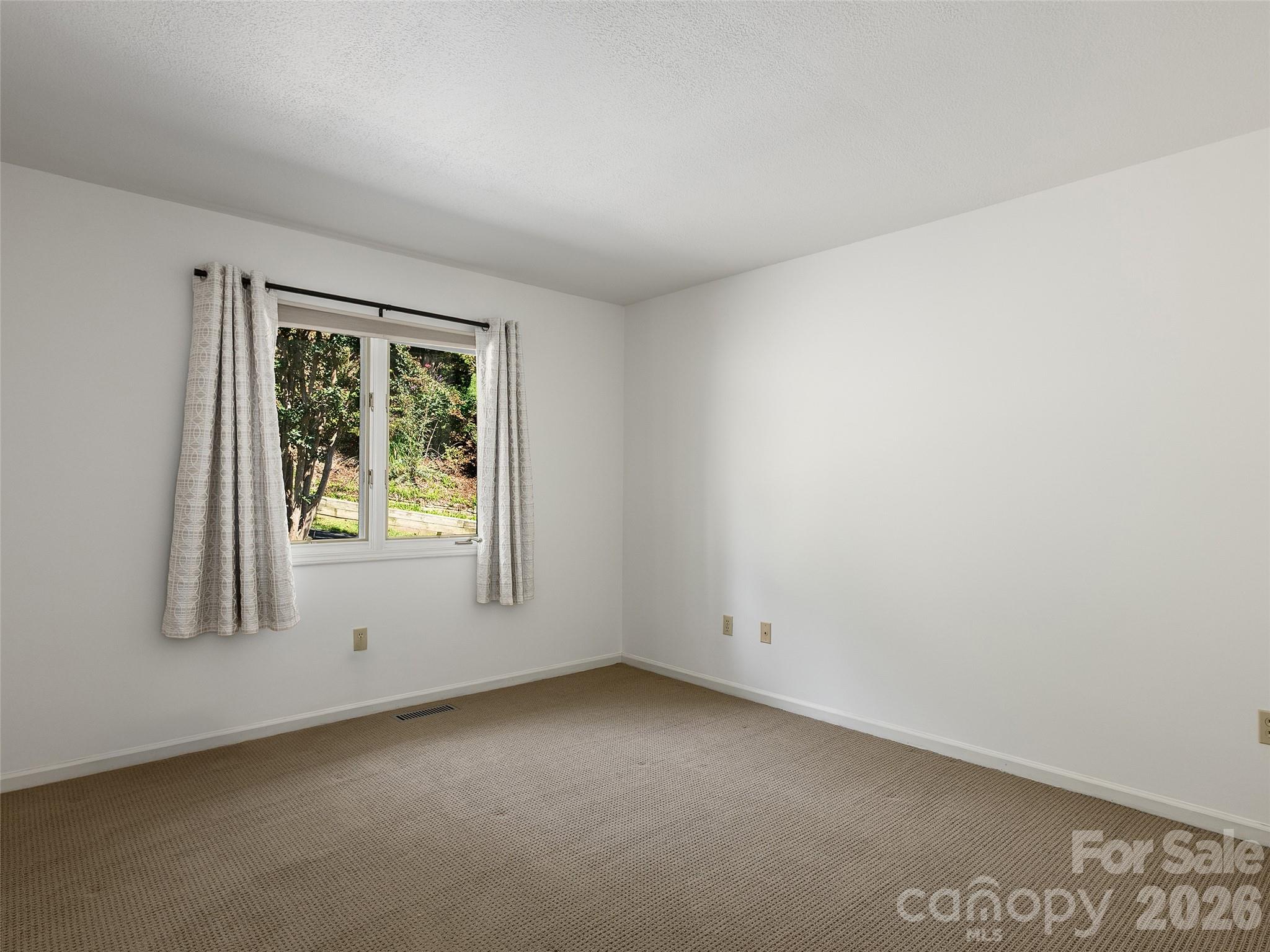 288 Roberts Drive — Laurel Park