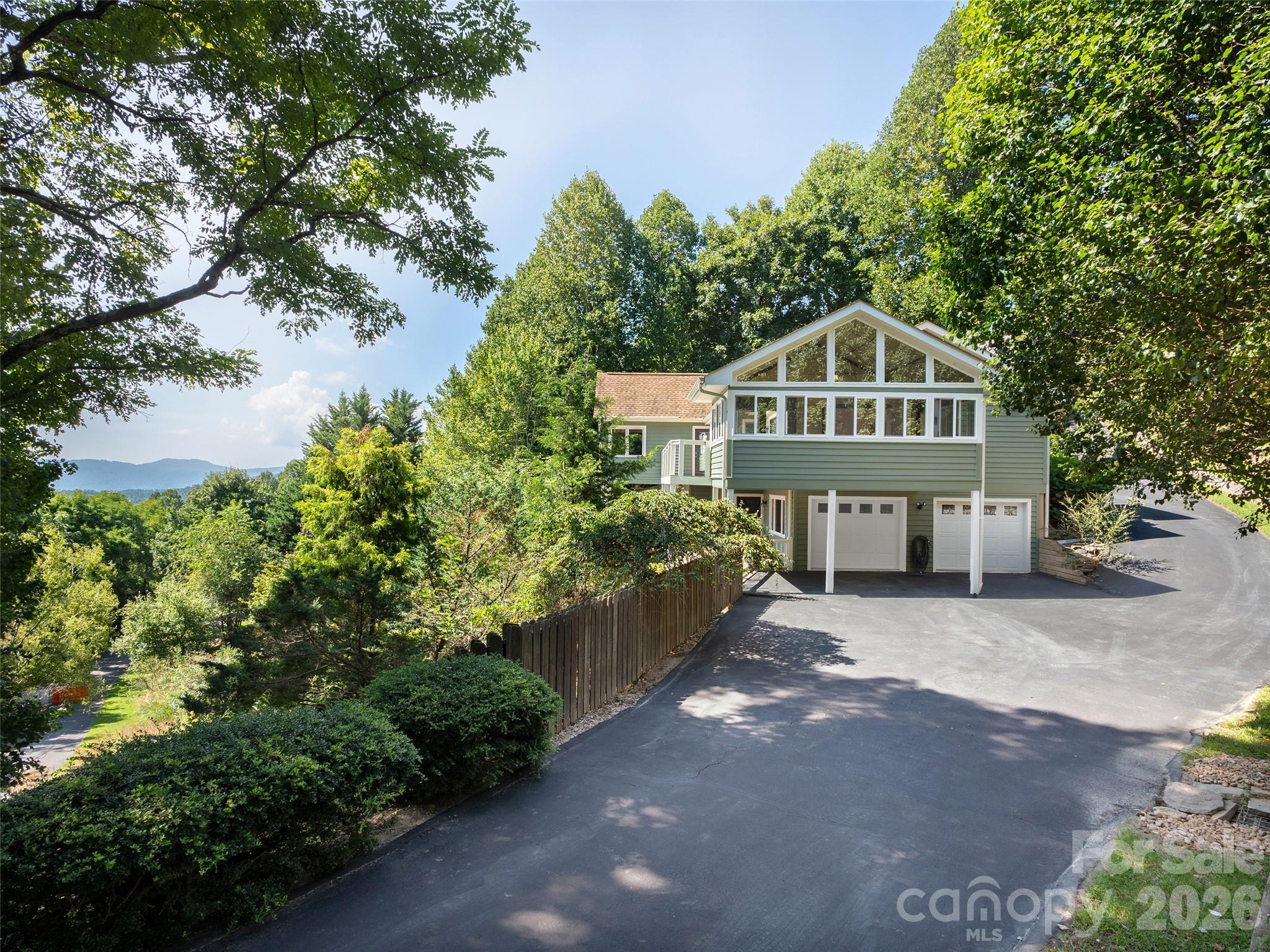 288 Roberts Drive — Laurel Park