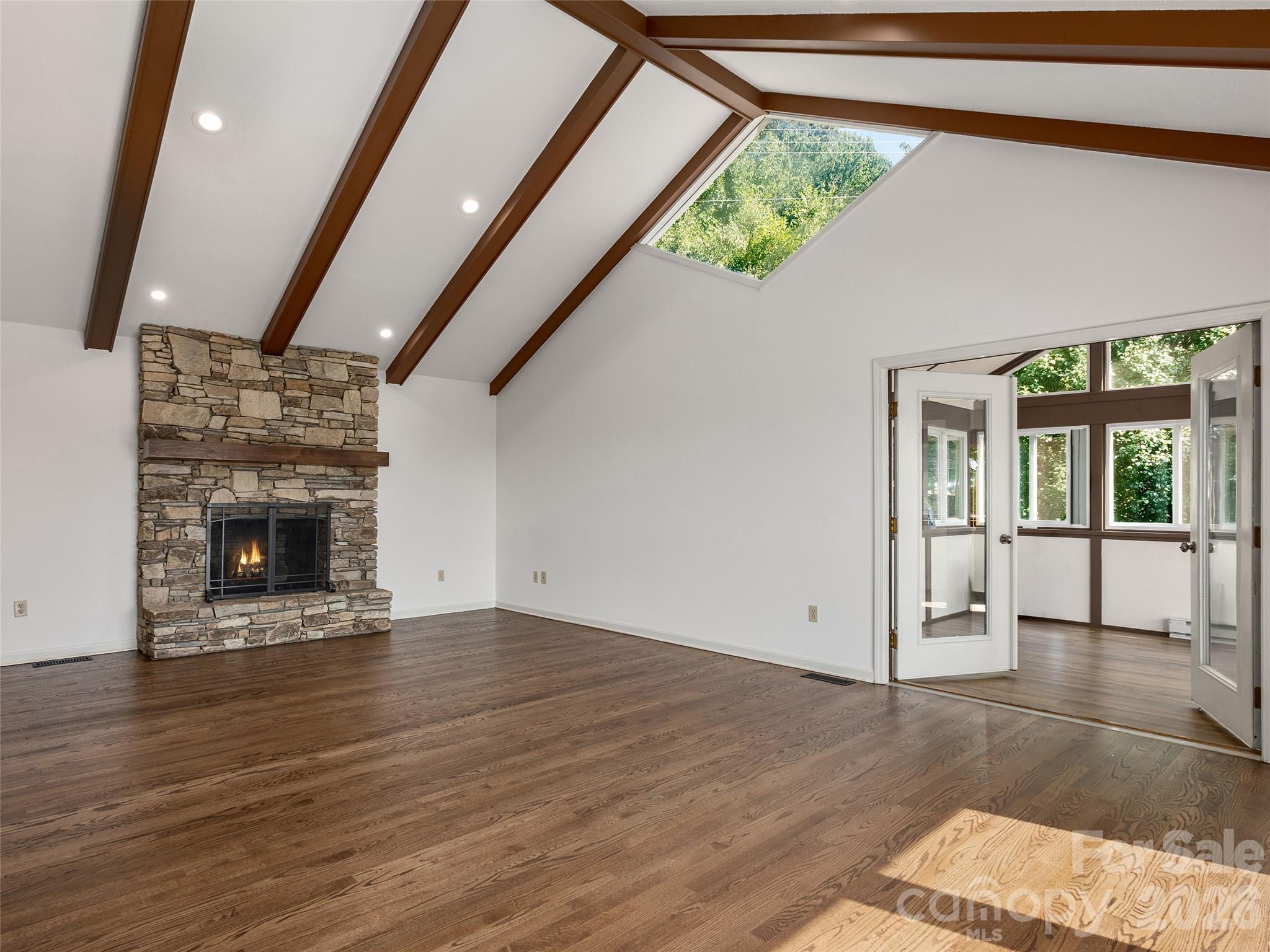 288 Roberts Drive — Laurel Park