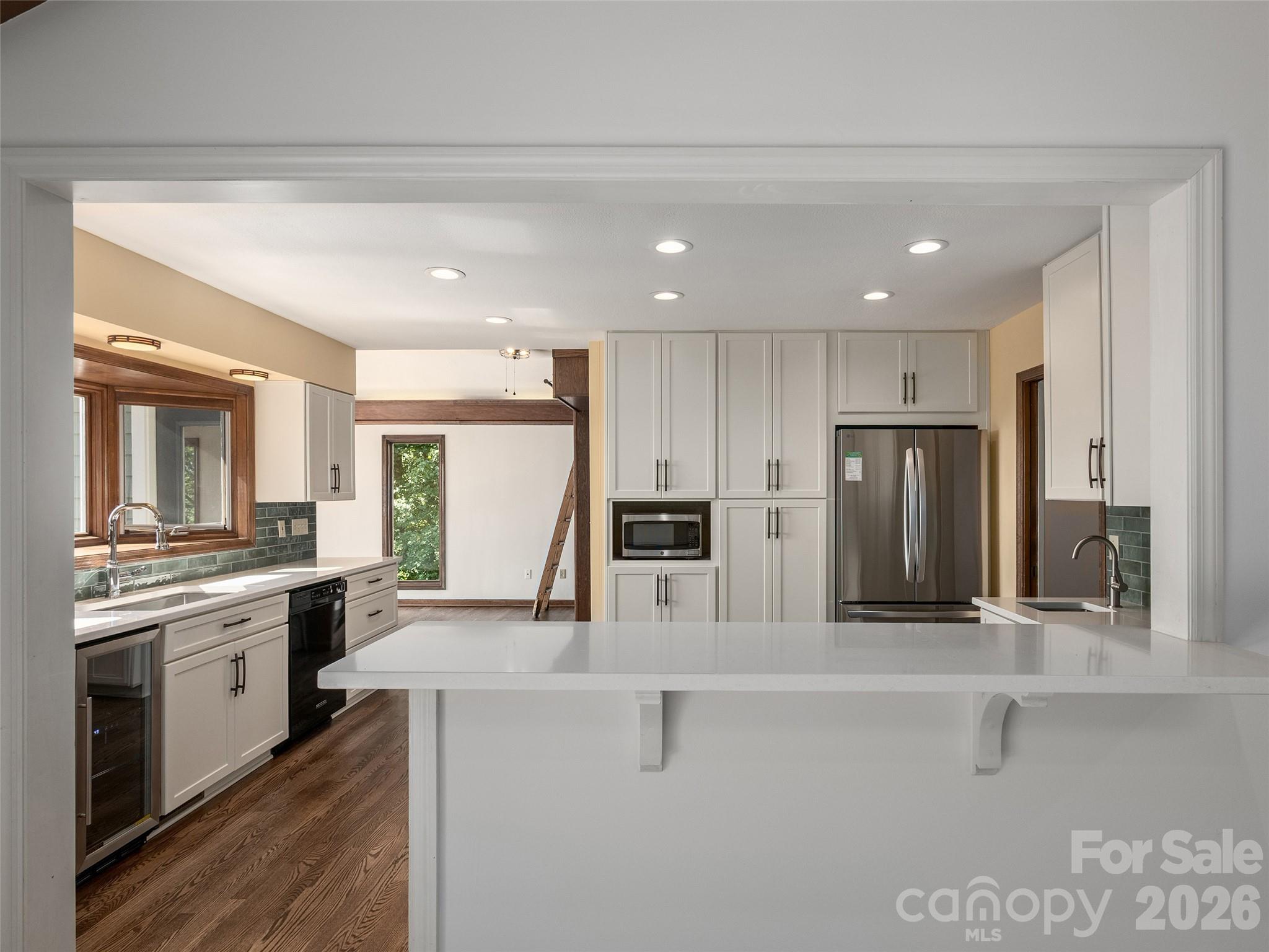 288 Roberts Drive — Laurel Park