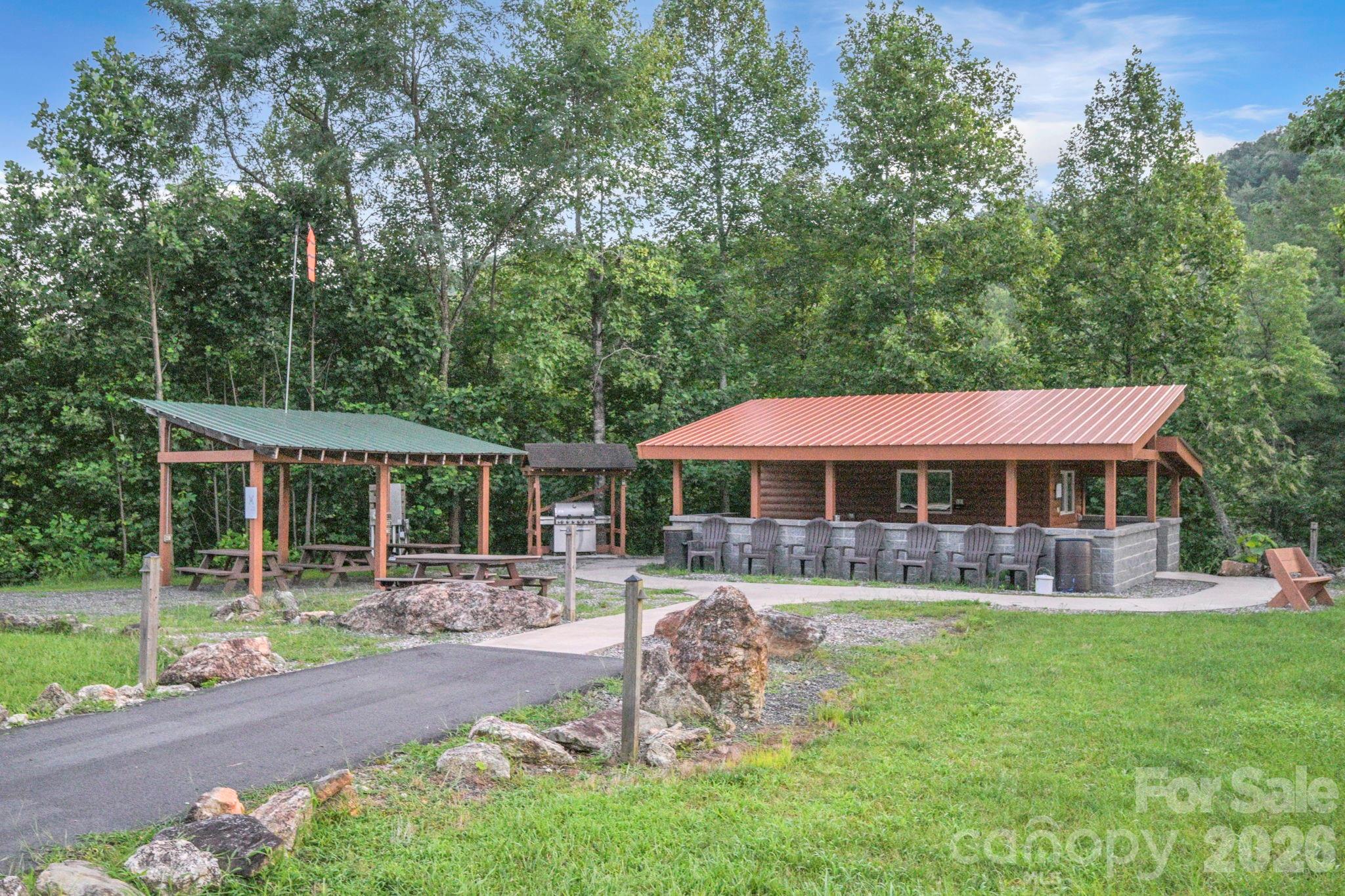 142 Fawn Lane — Purlear