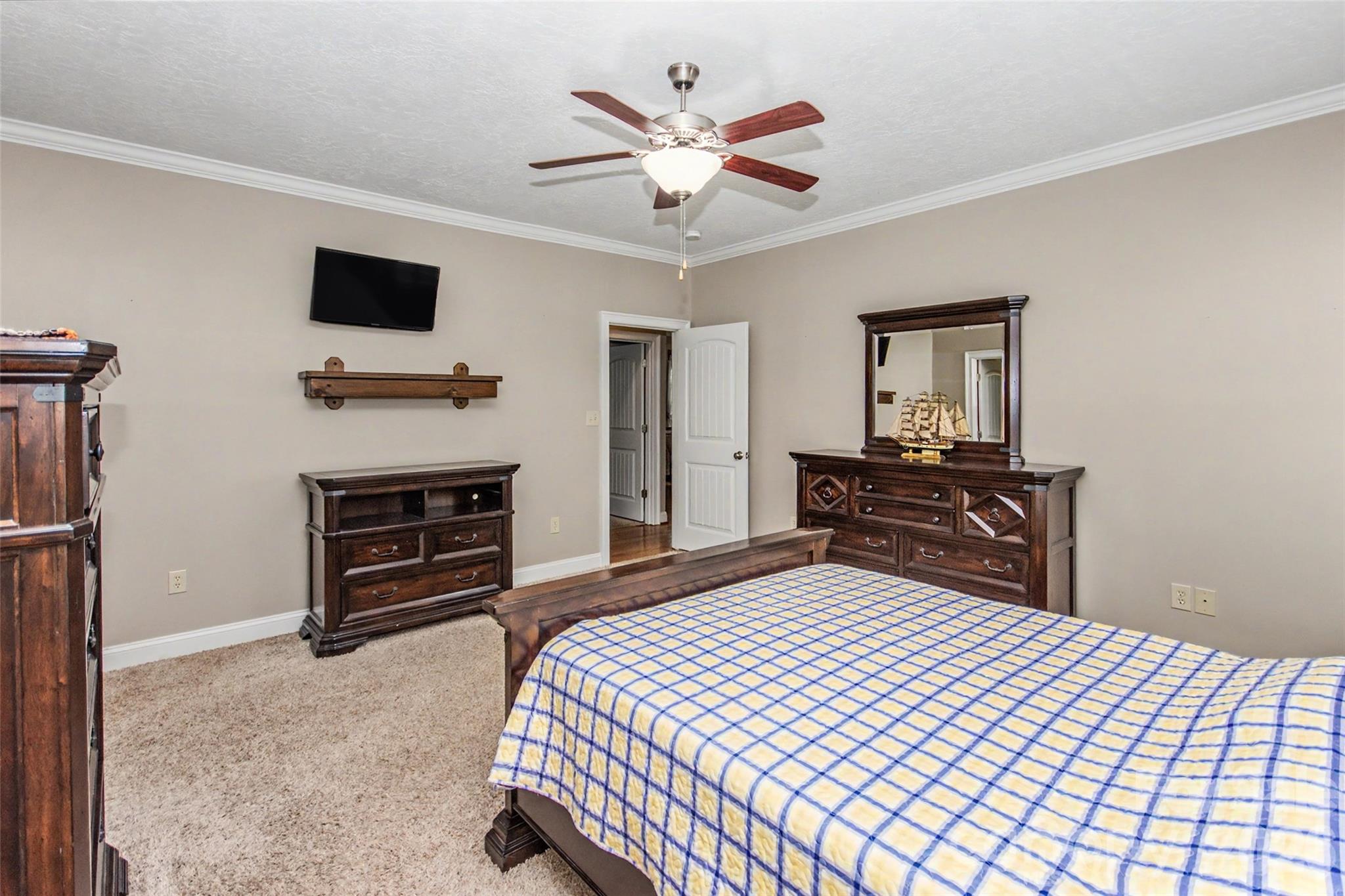 204 Seven Springs Loop — Statesville