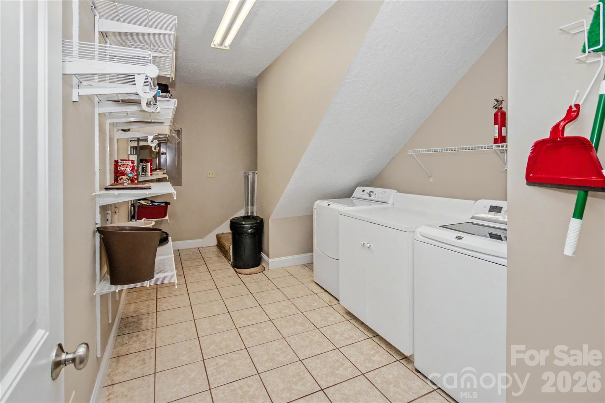 204 Seven Springs Loop — Statesville