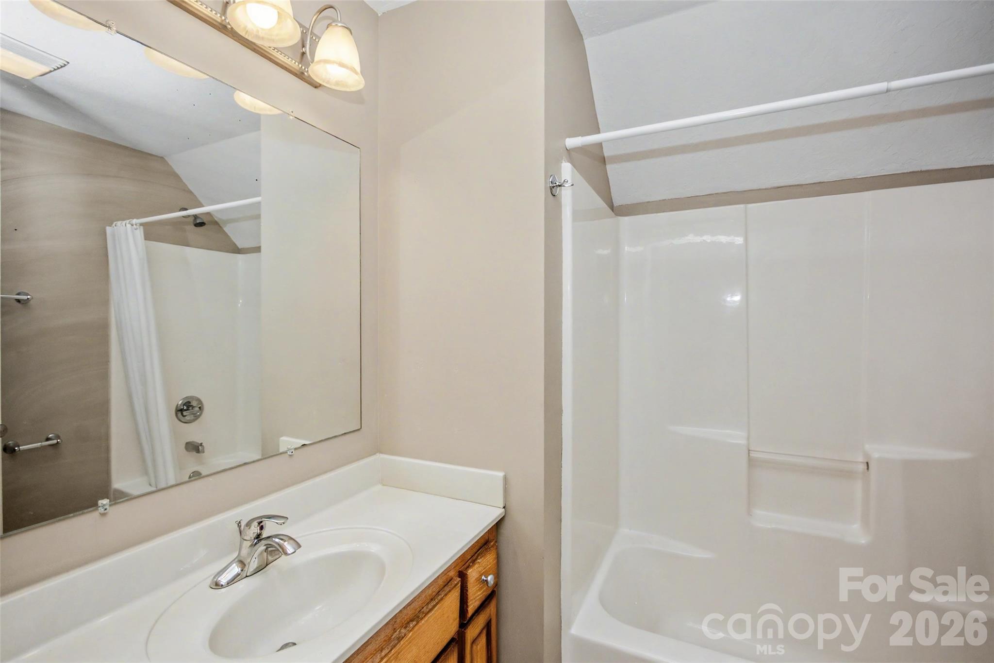 204 Seven Springs Loop — Statesville