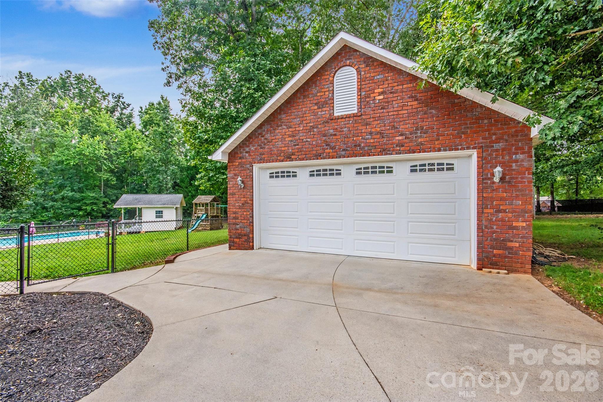 204 Seven Springs Loop — Statesville