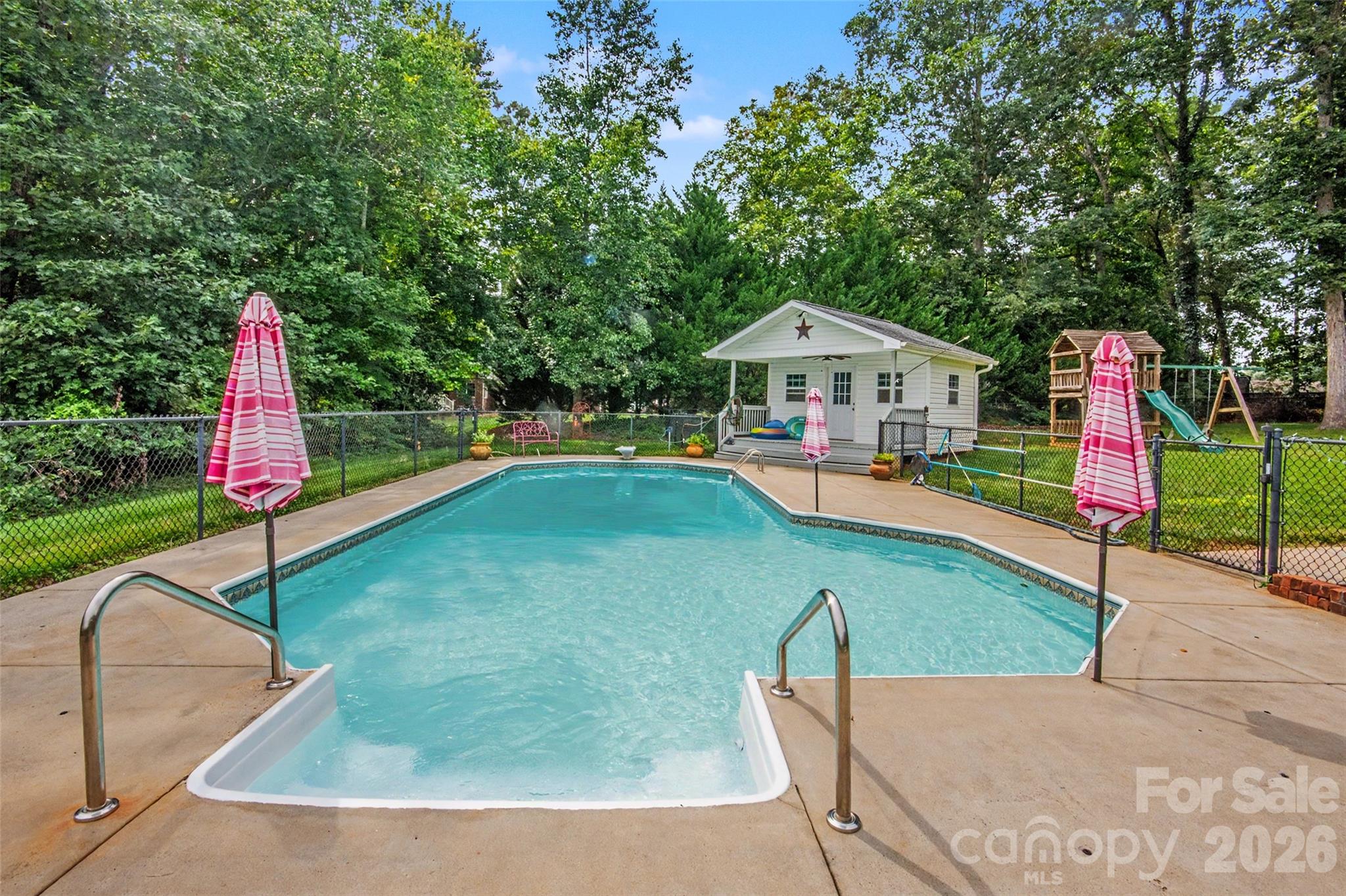 204 Seven Springs Loop — Statesville