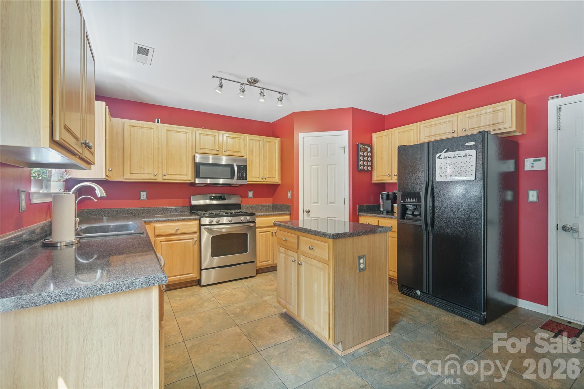 190 Almora Loop — Mooresville
