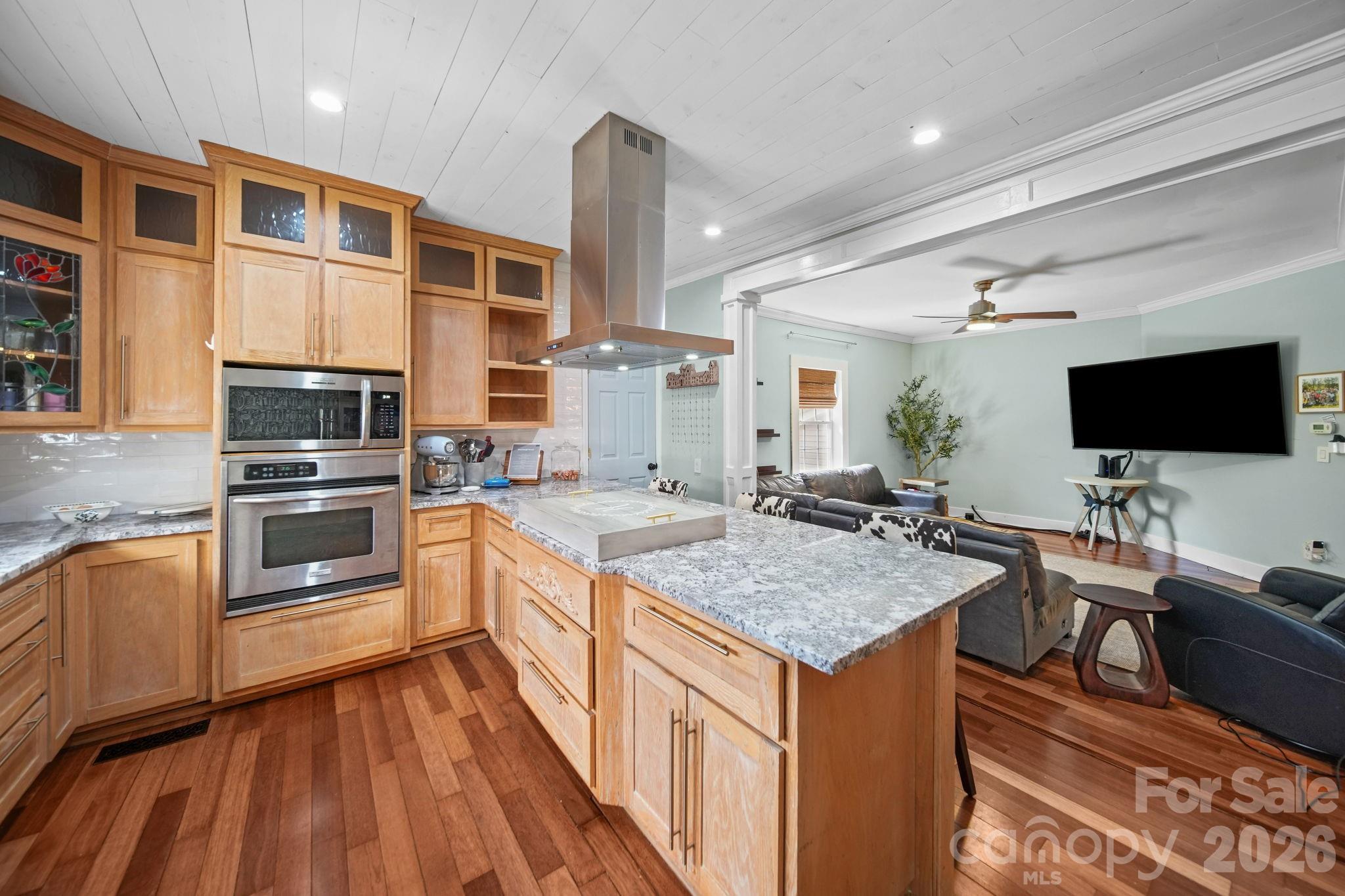 101 W Raleigh Street — Stanfield