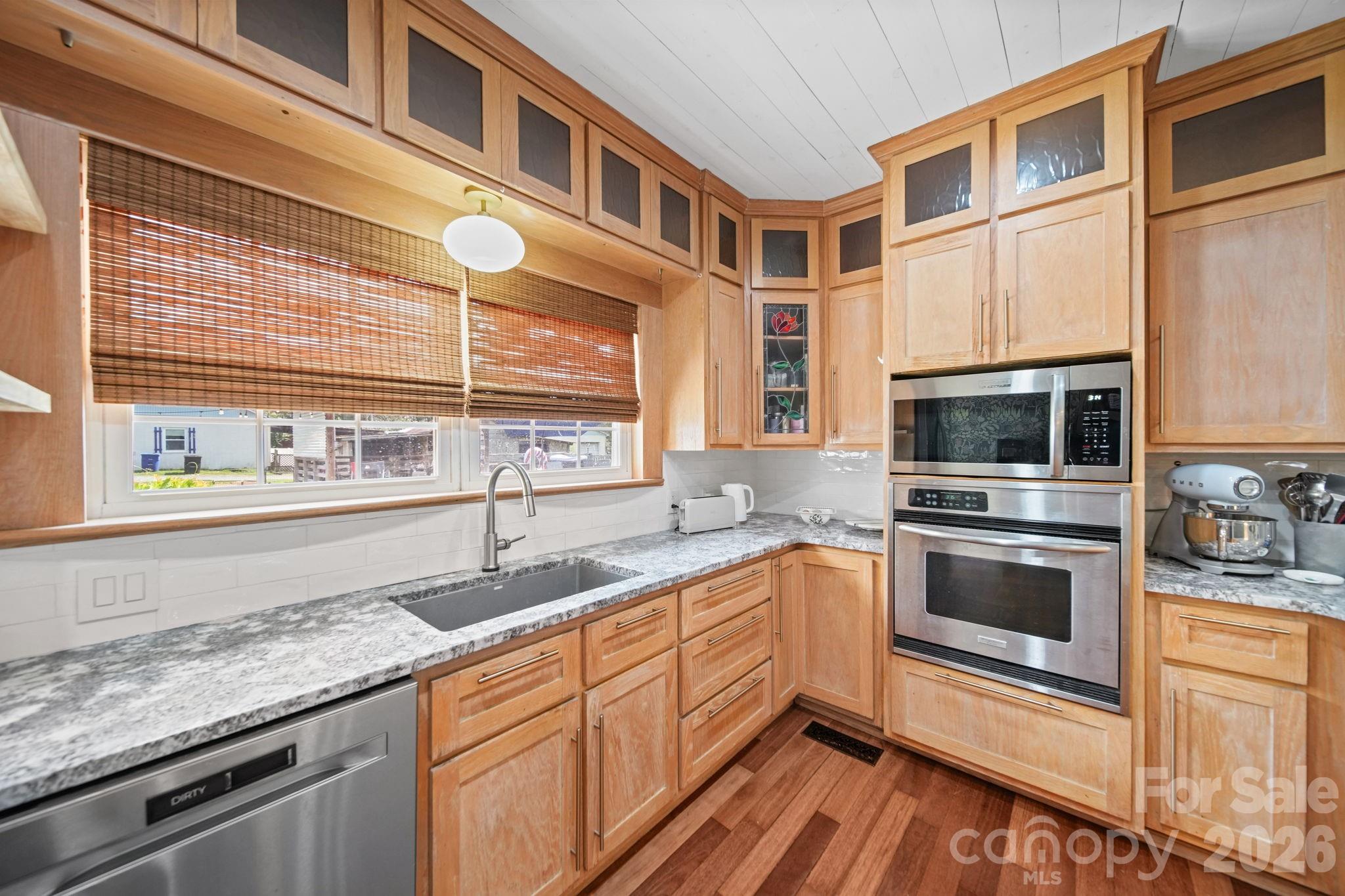 101 W Raleigh Street — Stanfield