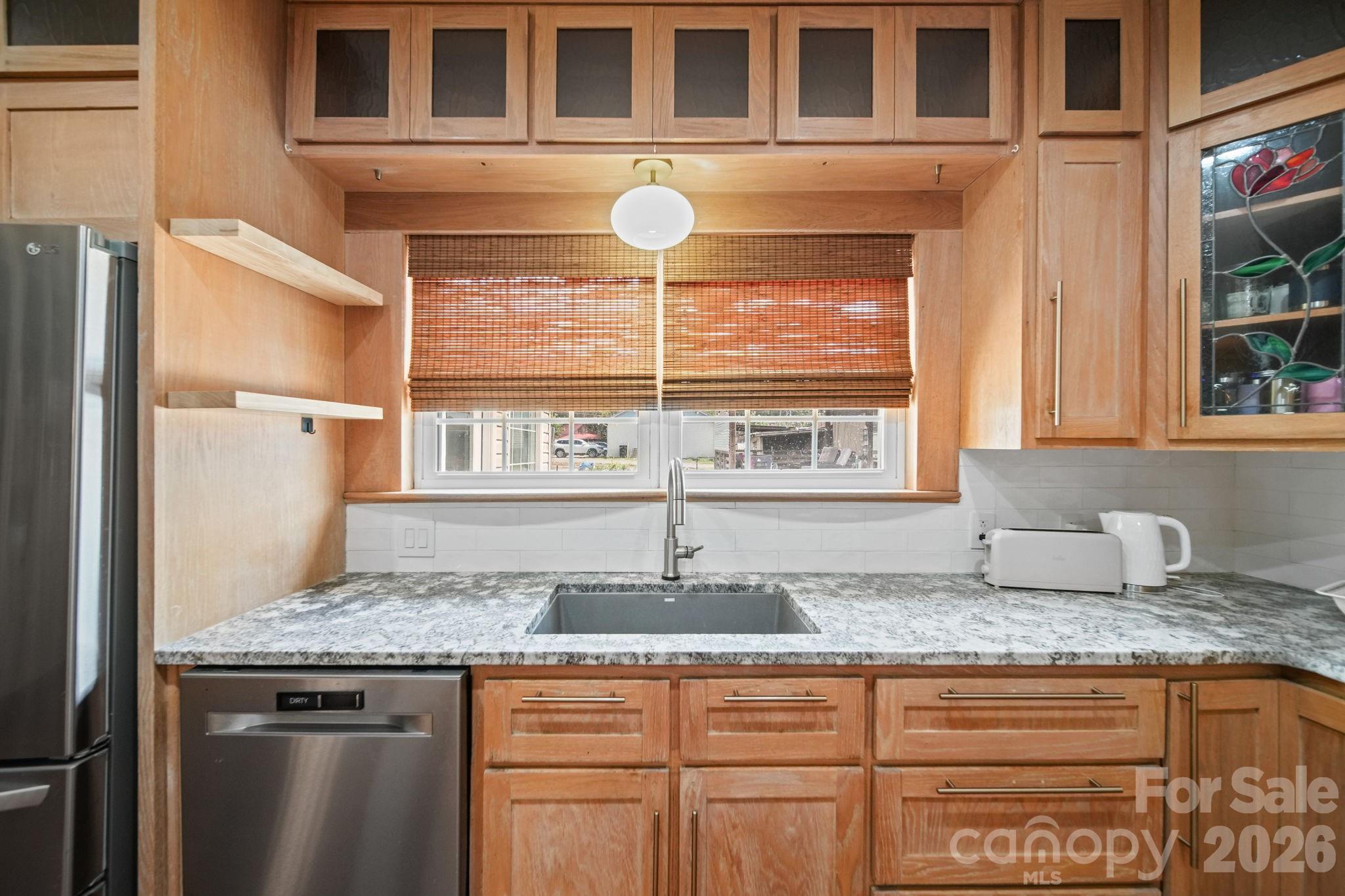 101 W Raleigh Street — Stanfield