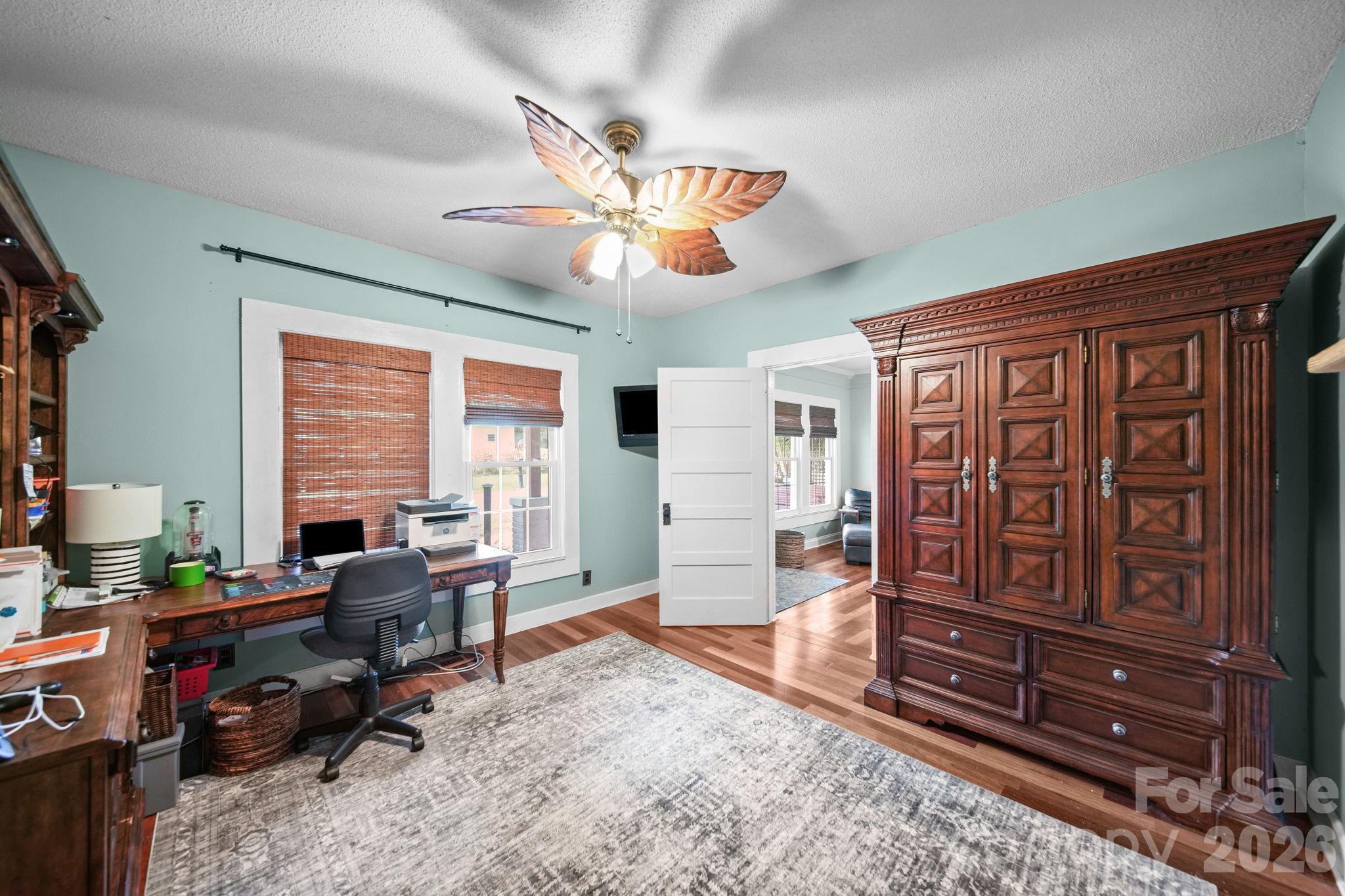 101 W Raleigh Street — Stanfield