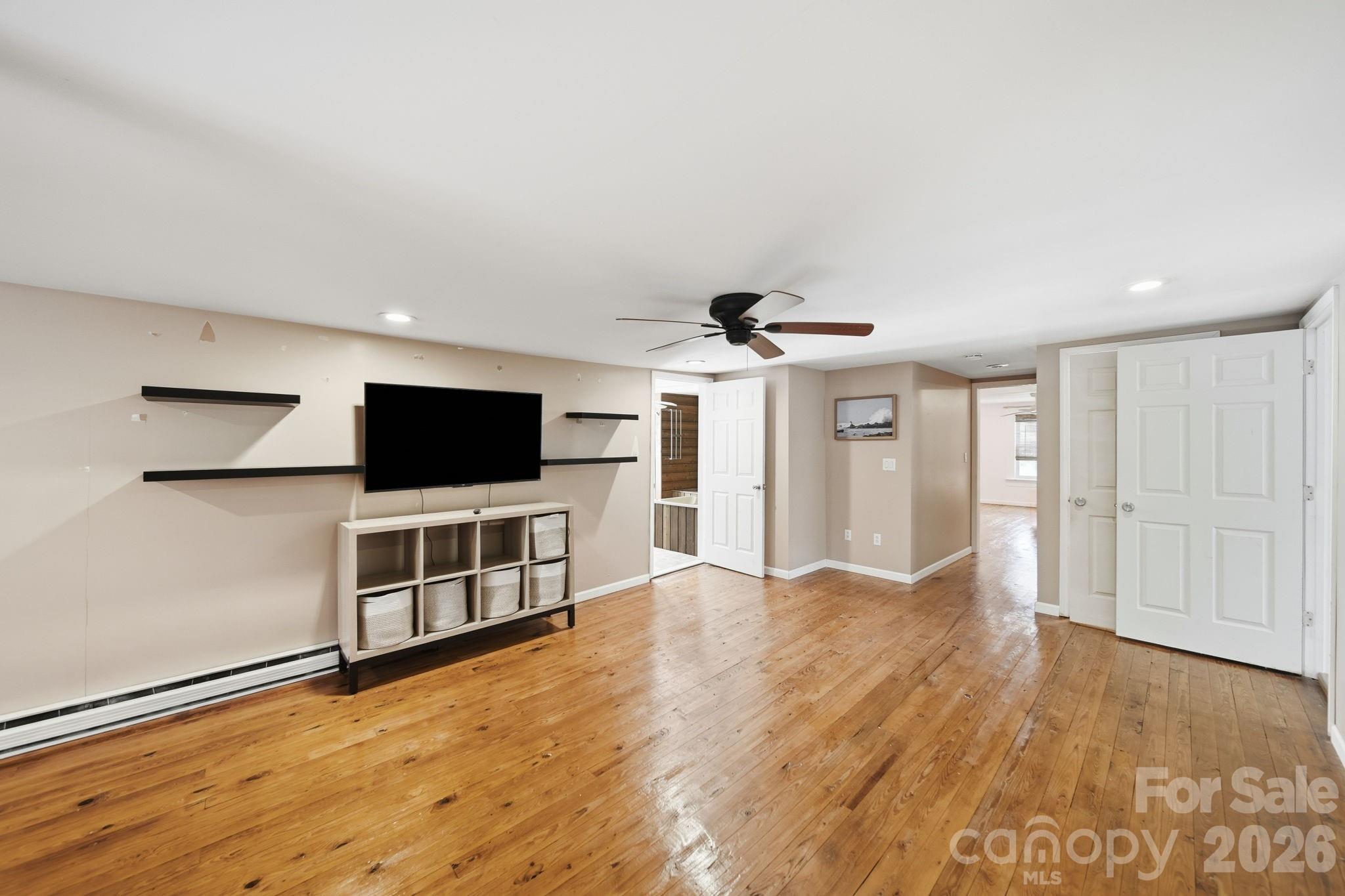 101 W Raleigh Street — Stanfield