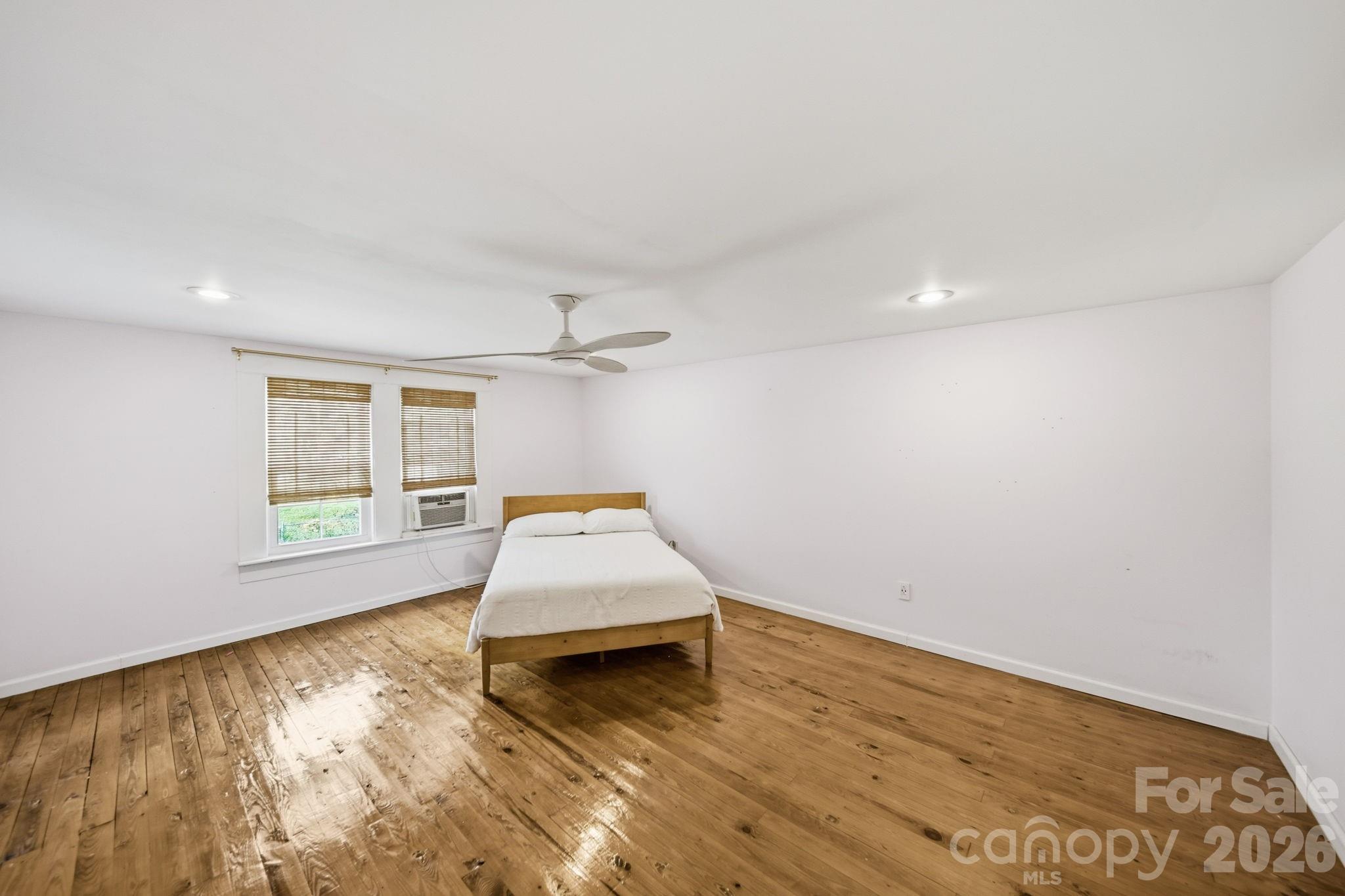 101 W Raleigh Street — Stanfield