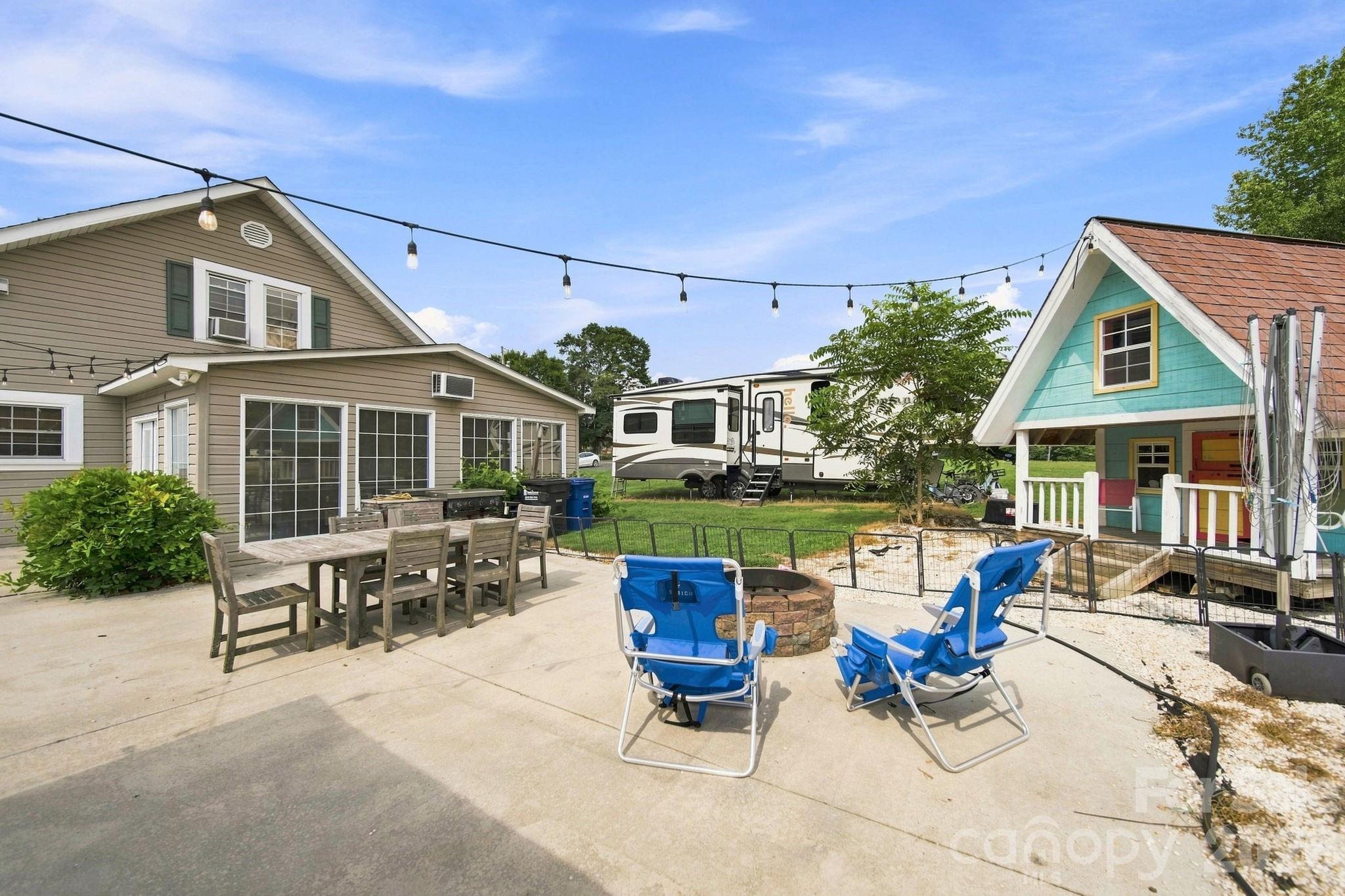 101 W Raleigh Street — Stanfield