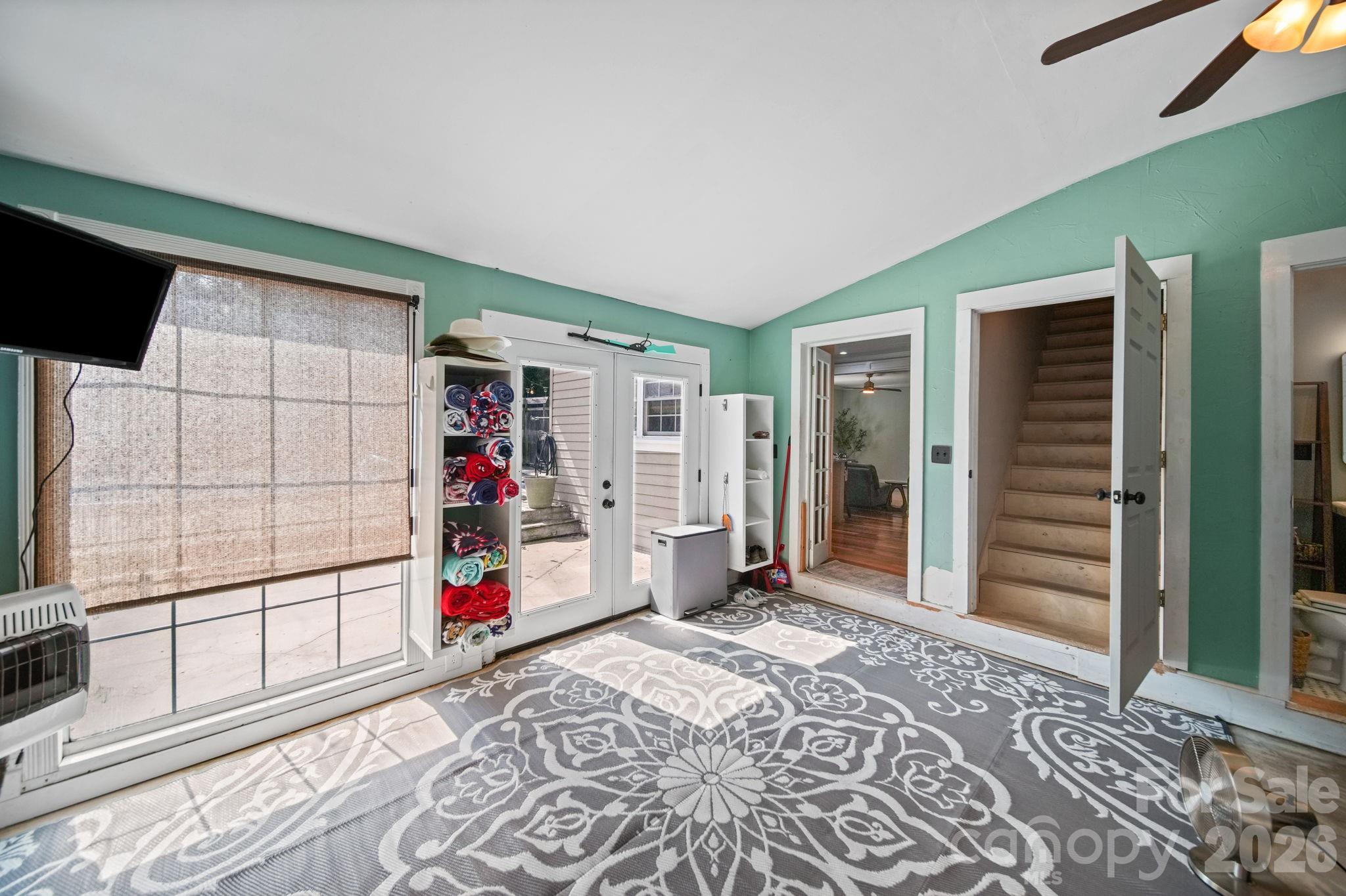 101 W Raleigh Street — Stanfield