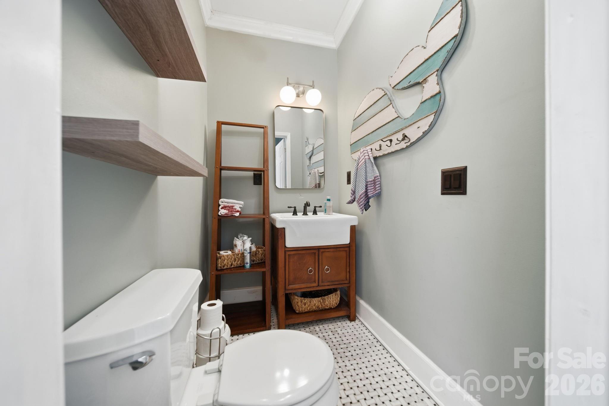 101 W Raleigh Street — Stanfield