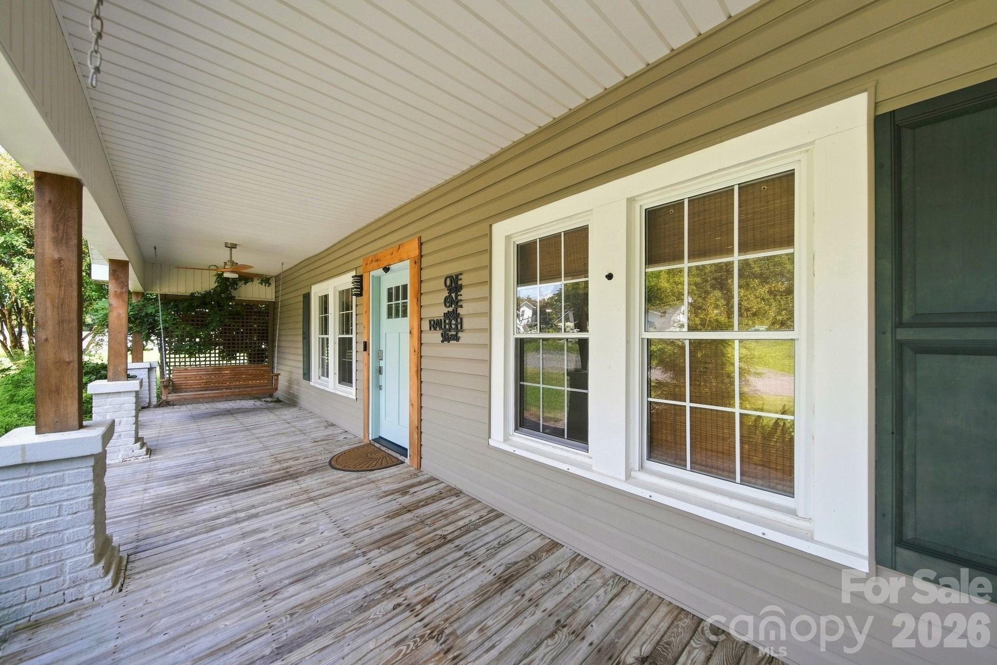 101 W Raleigh Street — Stanfield